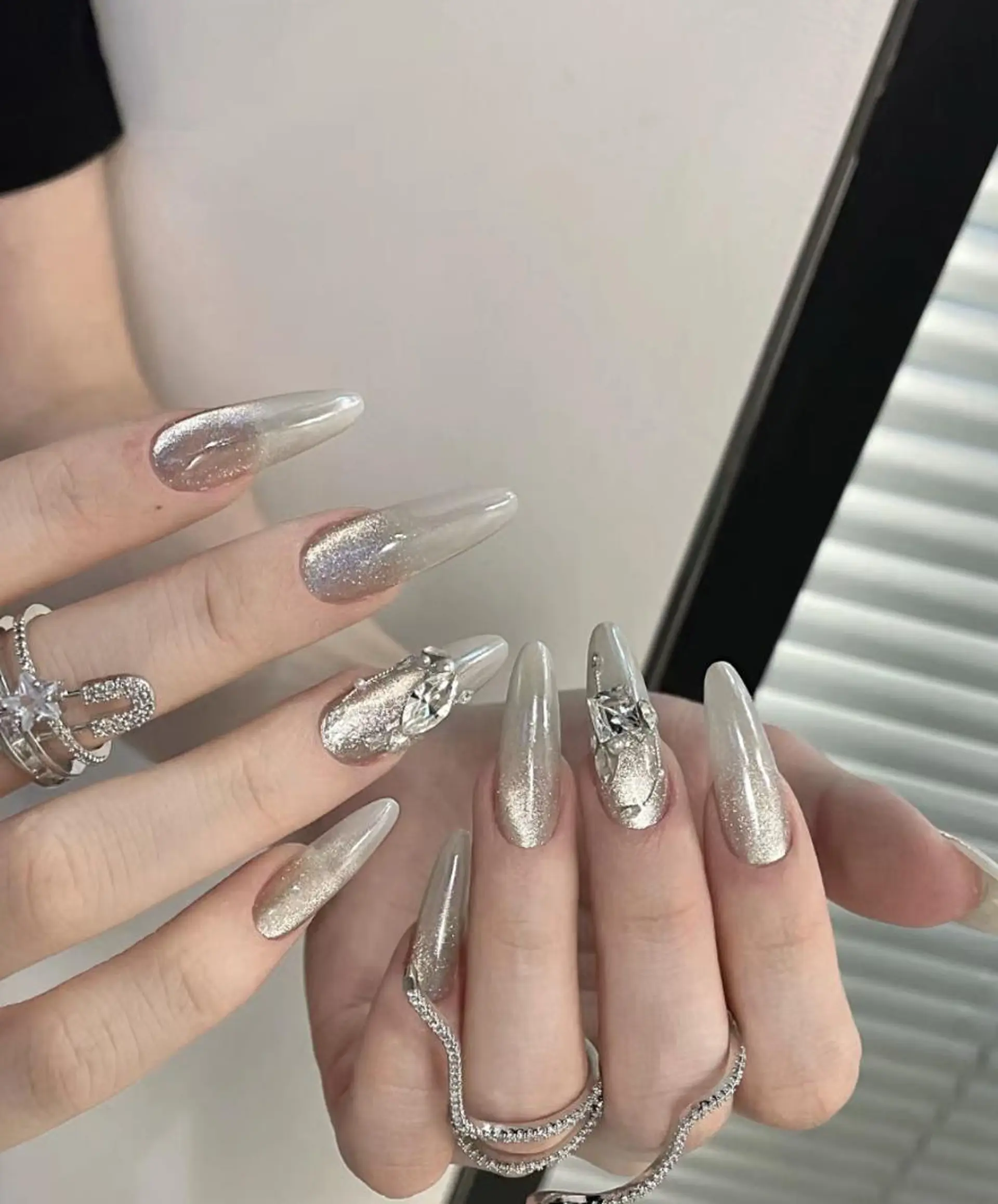 ネイル RAFFINE haru🦋🩵のネイルデザイン