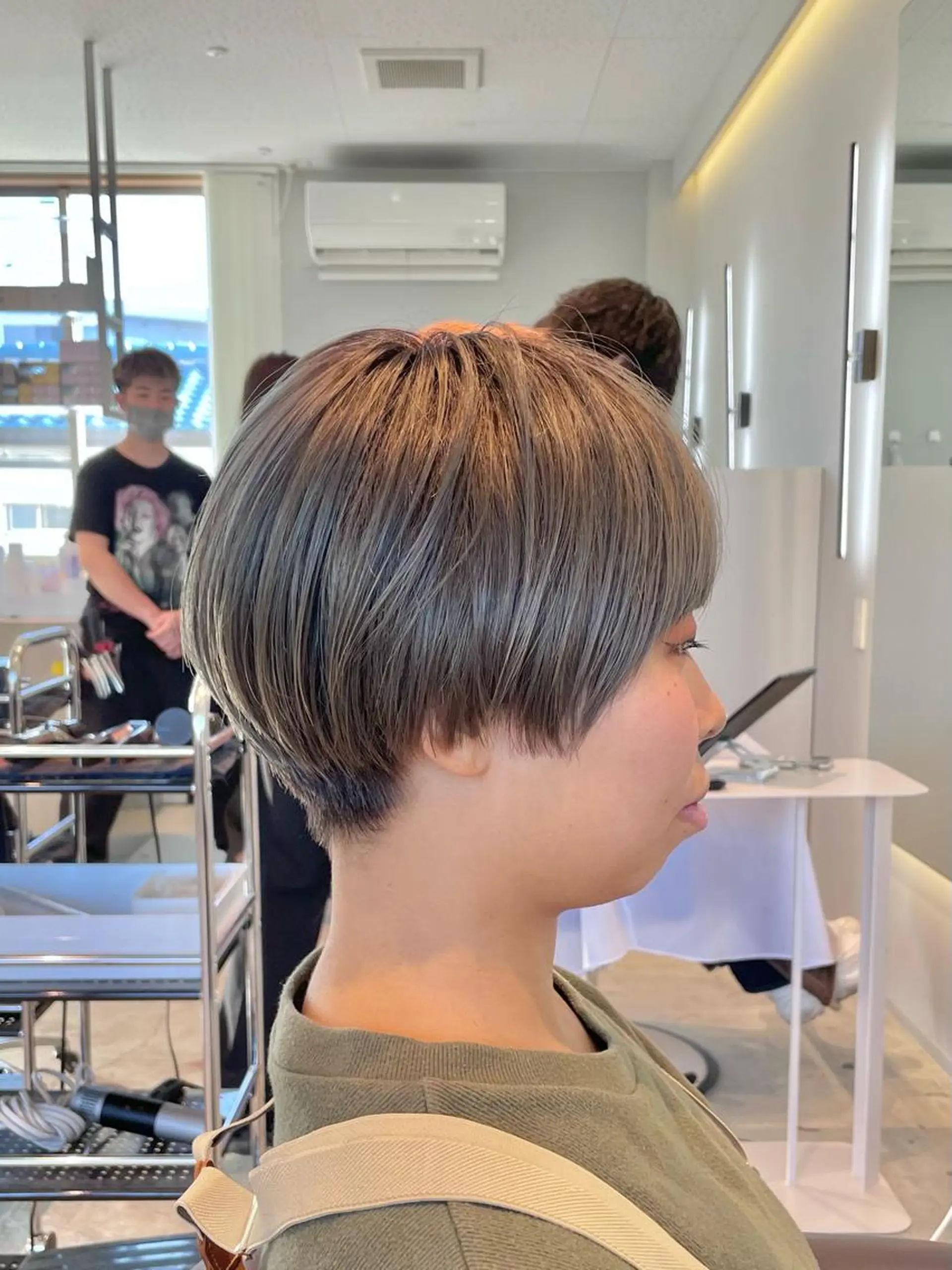 ショート カラー オリーブカラー カット ヘアカラー トリートメント 中村 研介のヘアスタイル