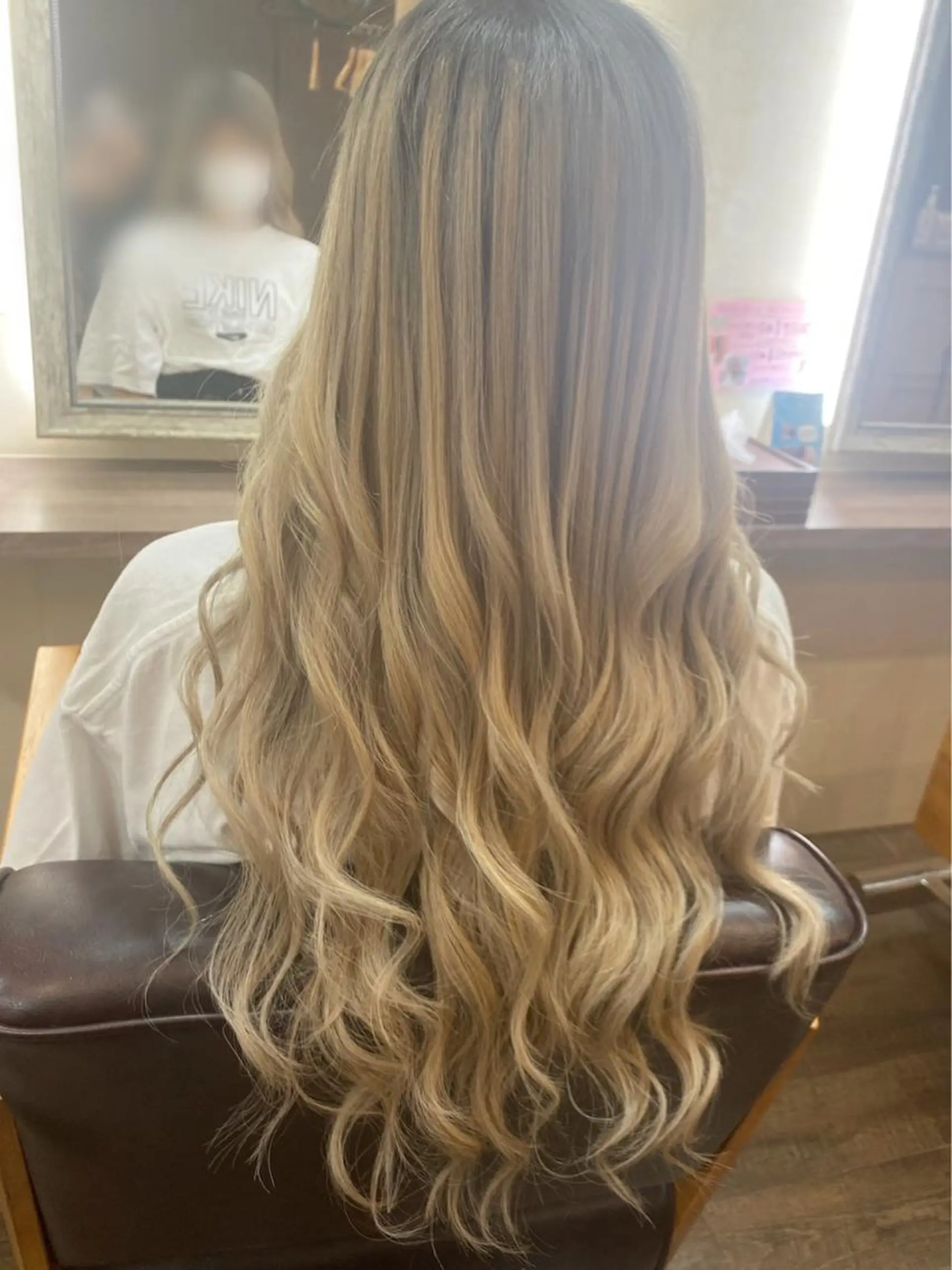 ロング カラー ヘアアレンジ ハイトーンカラー ロング カット ヘアカラー エクステ MagicMush ✴︎シールエクステのヘアスタイル