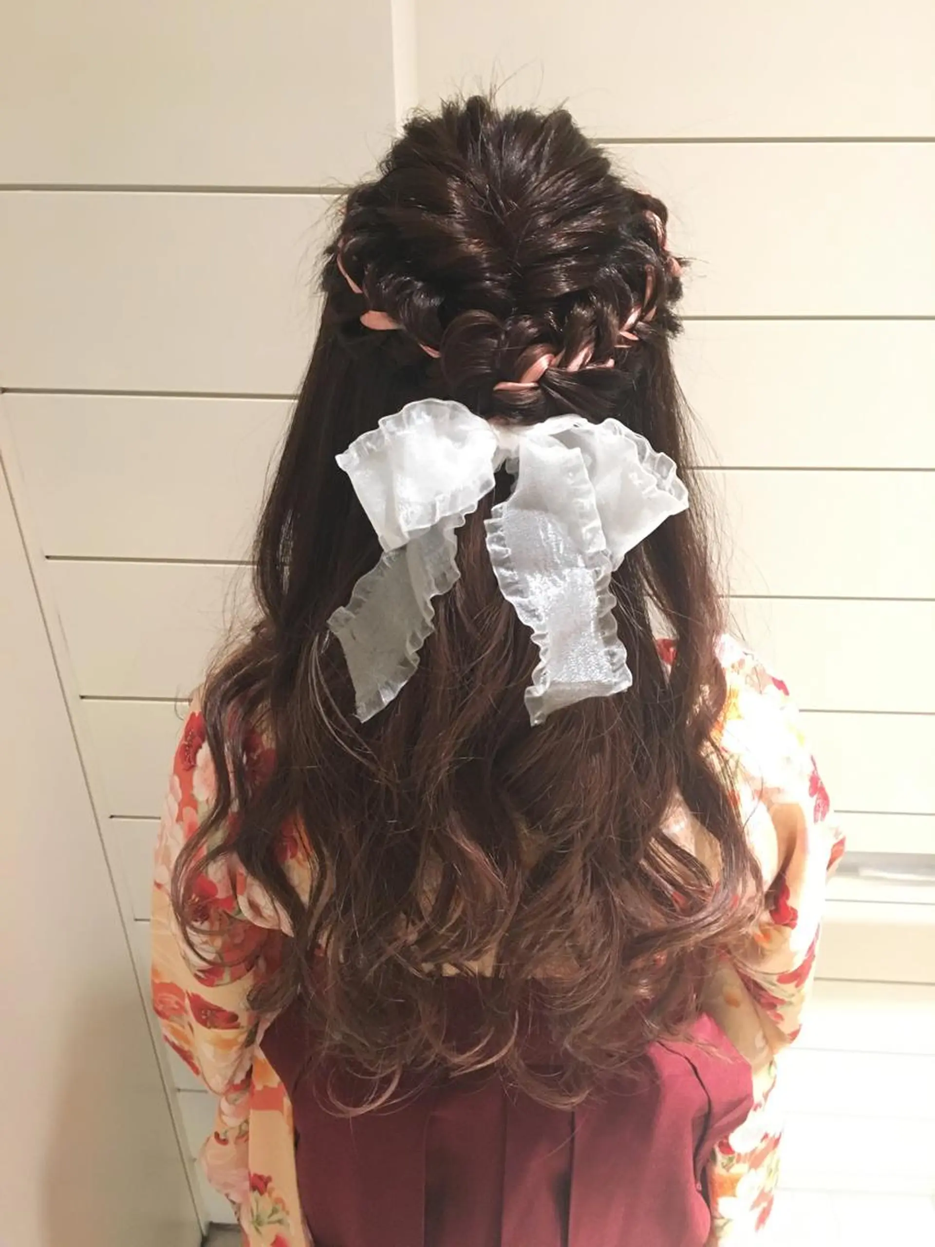 ロング カラー ヘアアレンジ 卒業式のヘアスタイル 鍵山 千秋のヘアスタイル