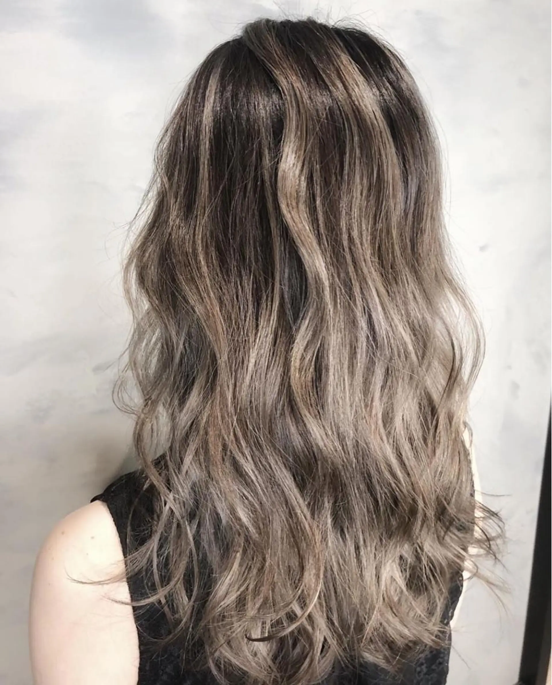 ロング カラー biscohair 髪にドラマを。のヘアスタイル