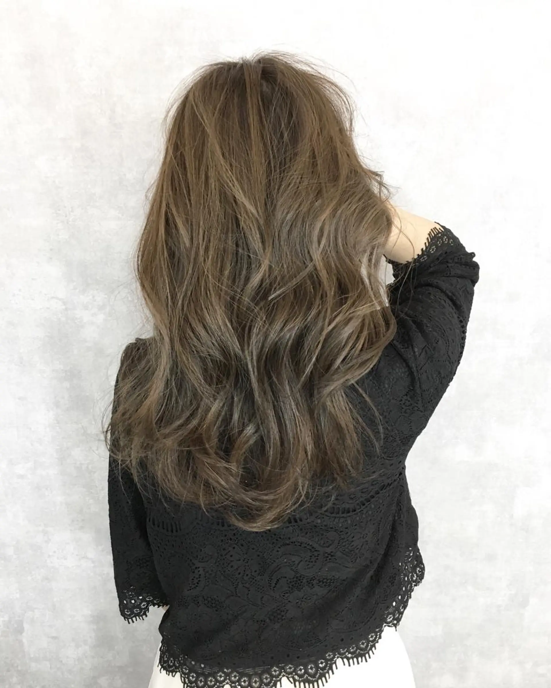 セミロング カラー ヘアアレンジ アッシュ ベージュカラー ハイライトカラー ハイライト レイヤーカット BLend 渋谷のヘアスタイル