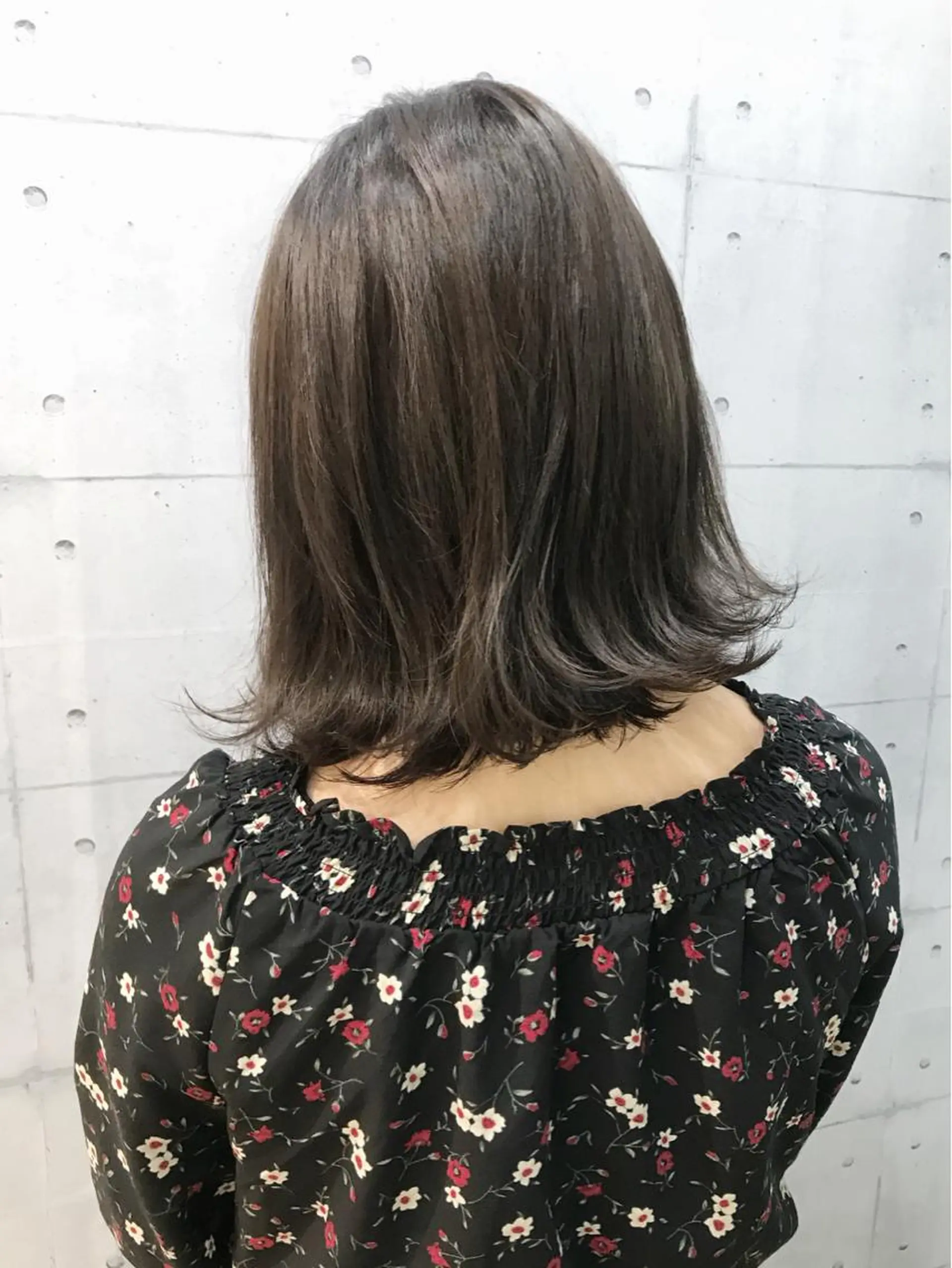 ショート カラー 切りっぱなしボブ アッシュ イルミナカラー ボブ カット ヘアカラー 高木 麻知子のヘアスタイル