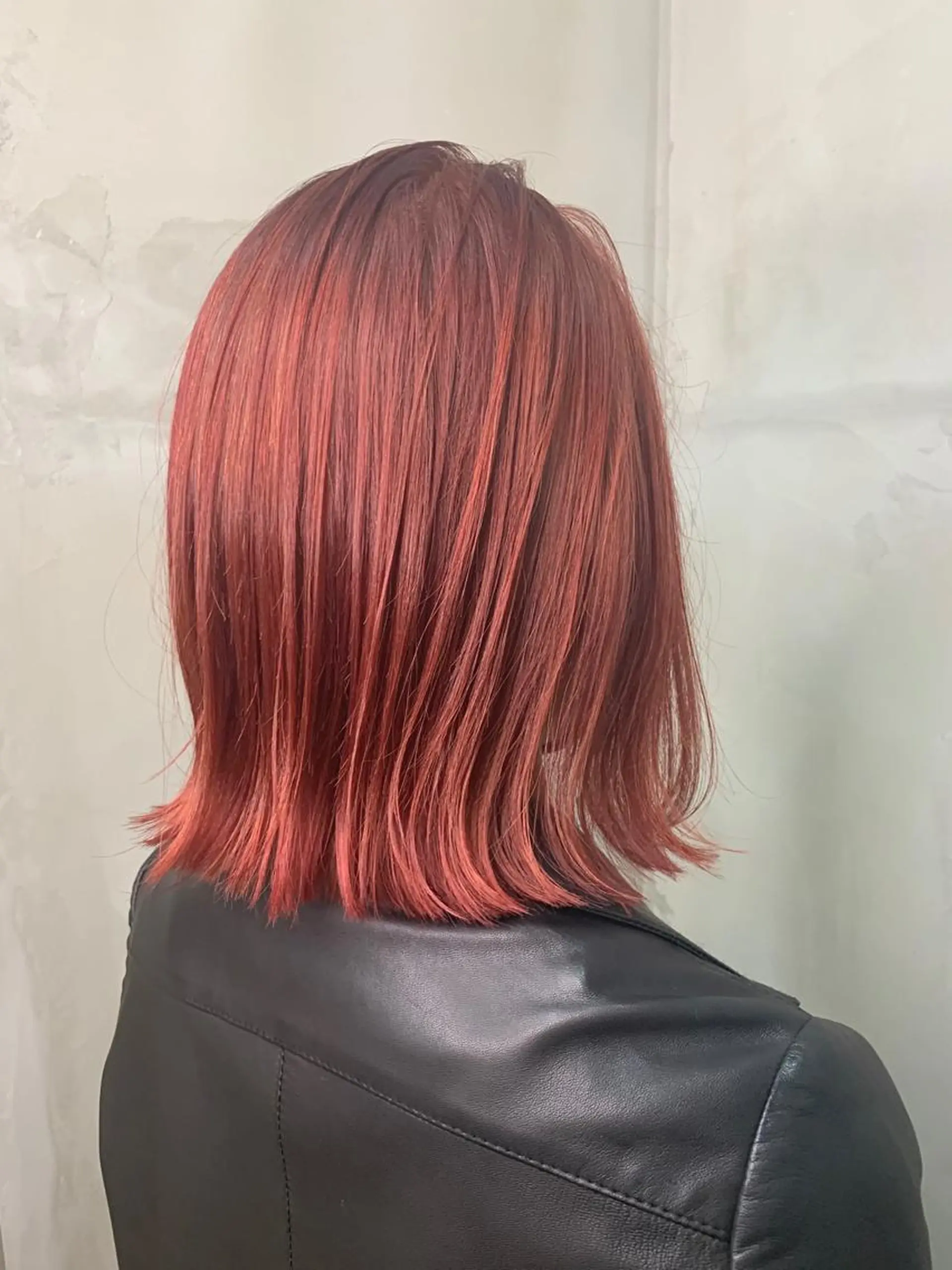 ミディアム カラー アッシュ バレイヤージュ ベージュカラー ブロンド ブルーカラー ヘアカラー レイヤーカット/ 艶カラー/RYOMAのヘアスタイル