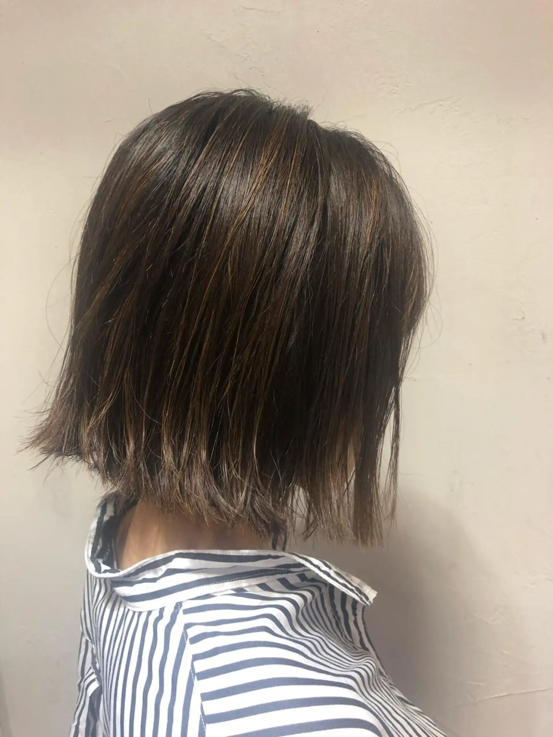 ショート カラー 切りっぱなしボブ ハイライトカラー ボブ ハイライト 千葉 郁也のヘアスタイル