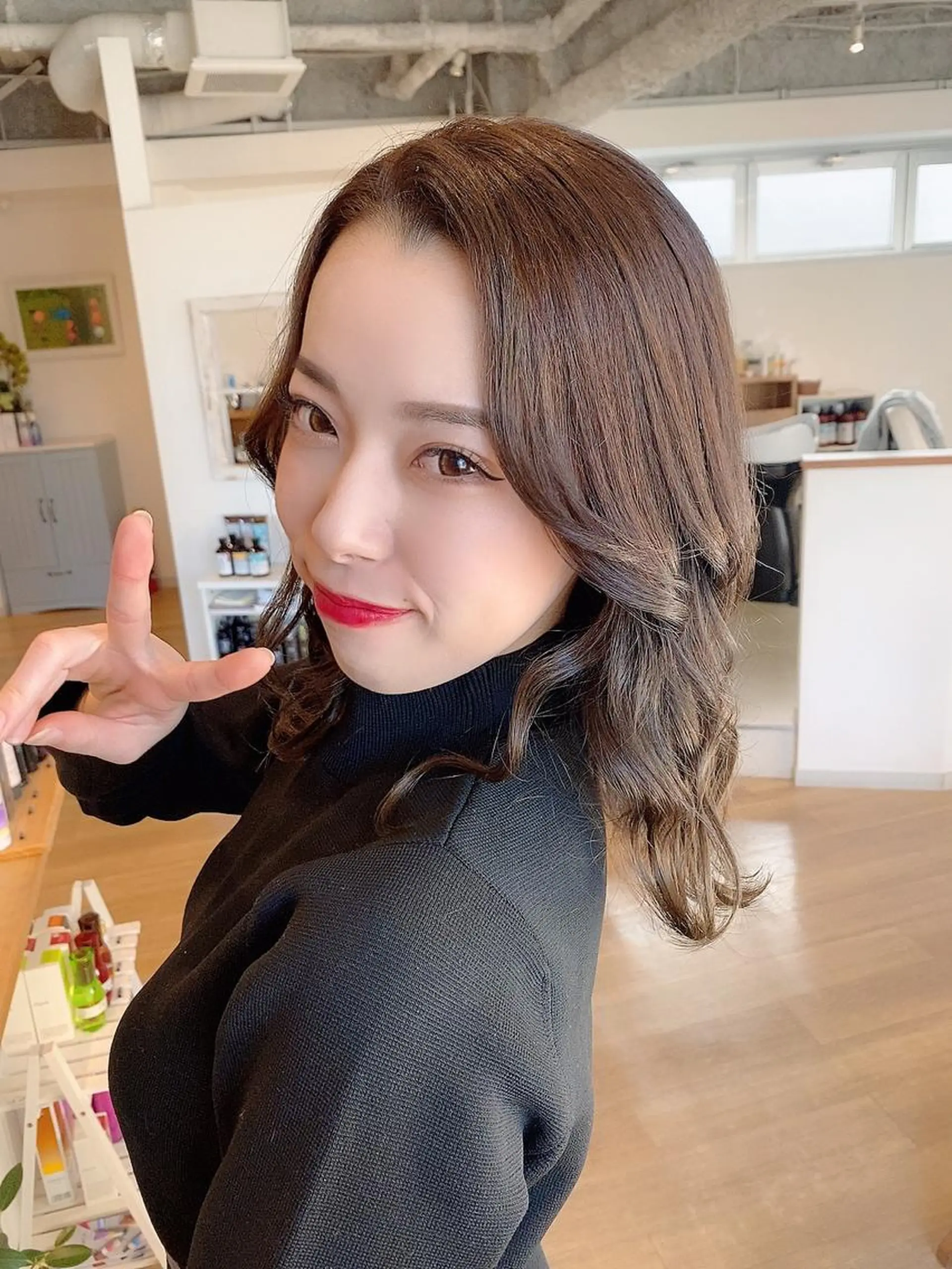 ミディアム カラー Ate by little所属・青木 梢のヘアスタイル