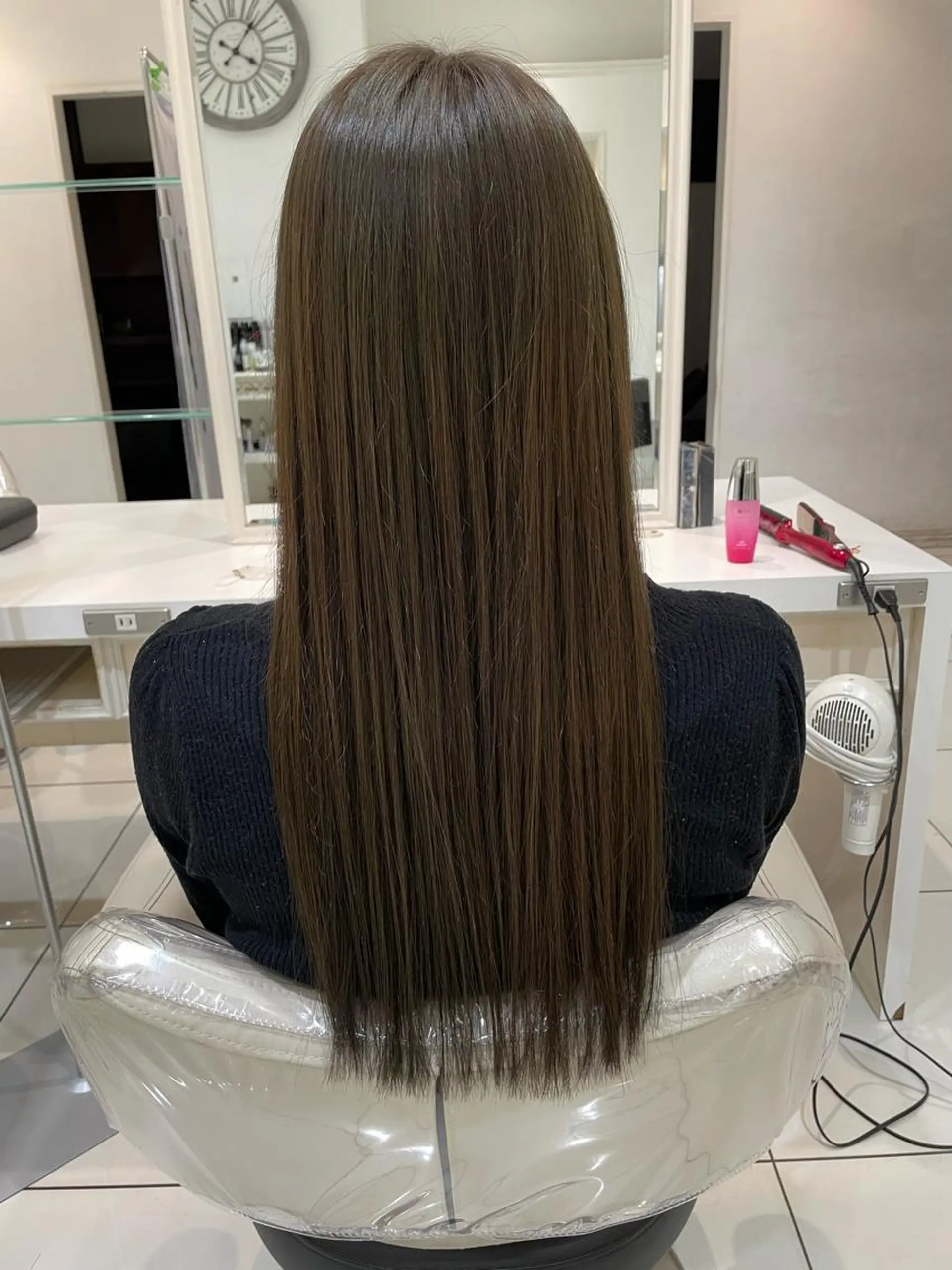 ロング カラー イルミナカラー オリーブカラー JERICHO HAIR所属・ユ カの眉毛・アイブロウイメージ