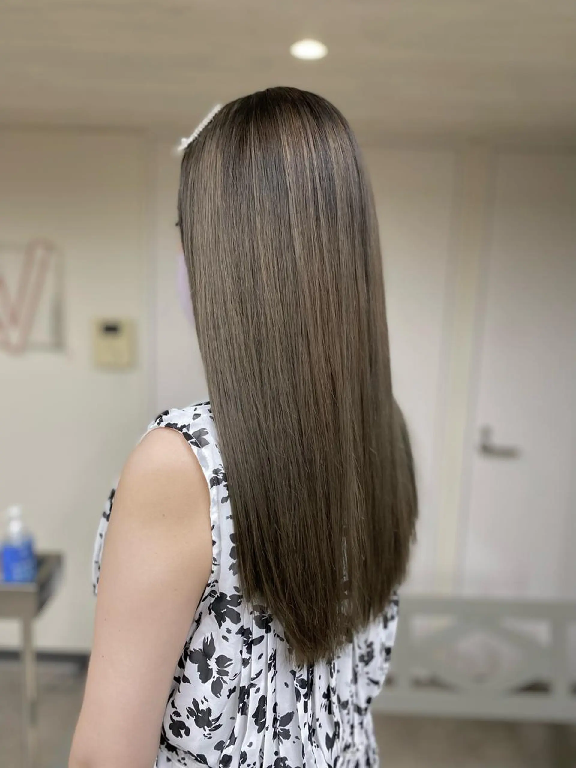 ロング カラー アッシュ アッシュグレー アッシュグレージュ バレイヤージュ グレージュ eyelash  salon Lien所属・衣笠 結愛のマツエク・マツパデザイン