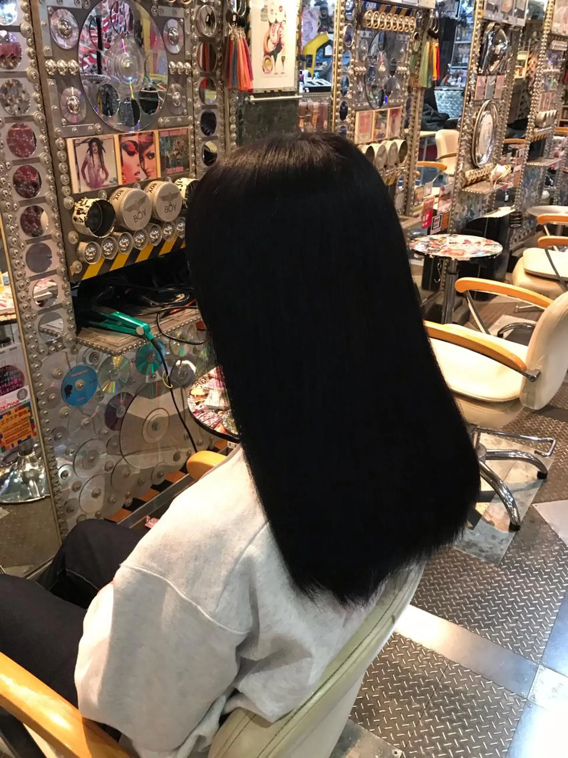 セミロング haco+所属・🌈派手髪エクステ ブレイズ🌈ひろとのヘアスタイル