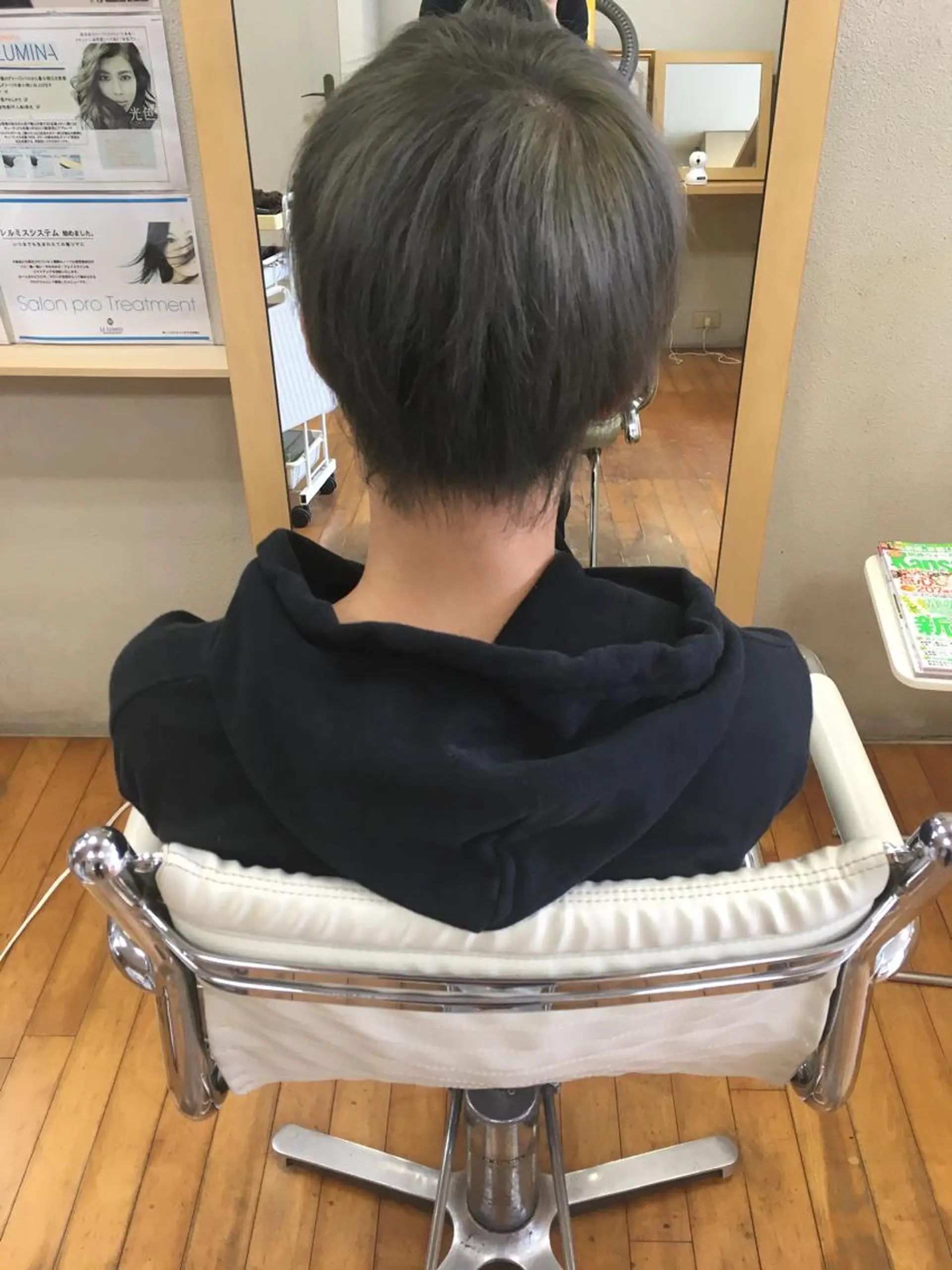 ショート カット ヘアカラー 香川 裕基のヘアスタイル