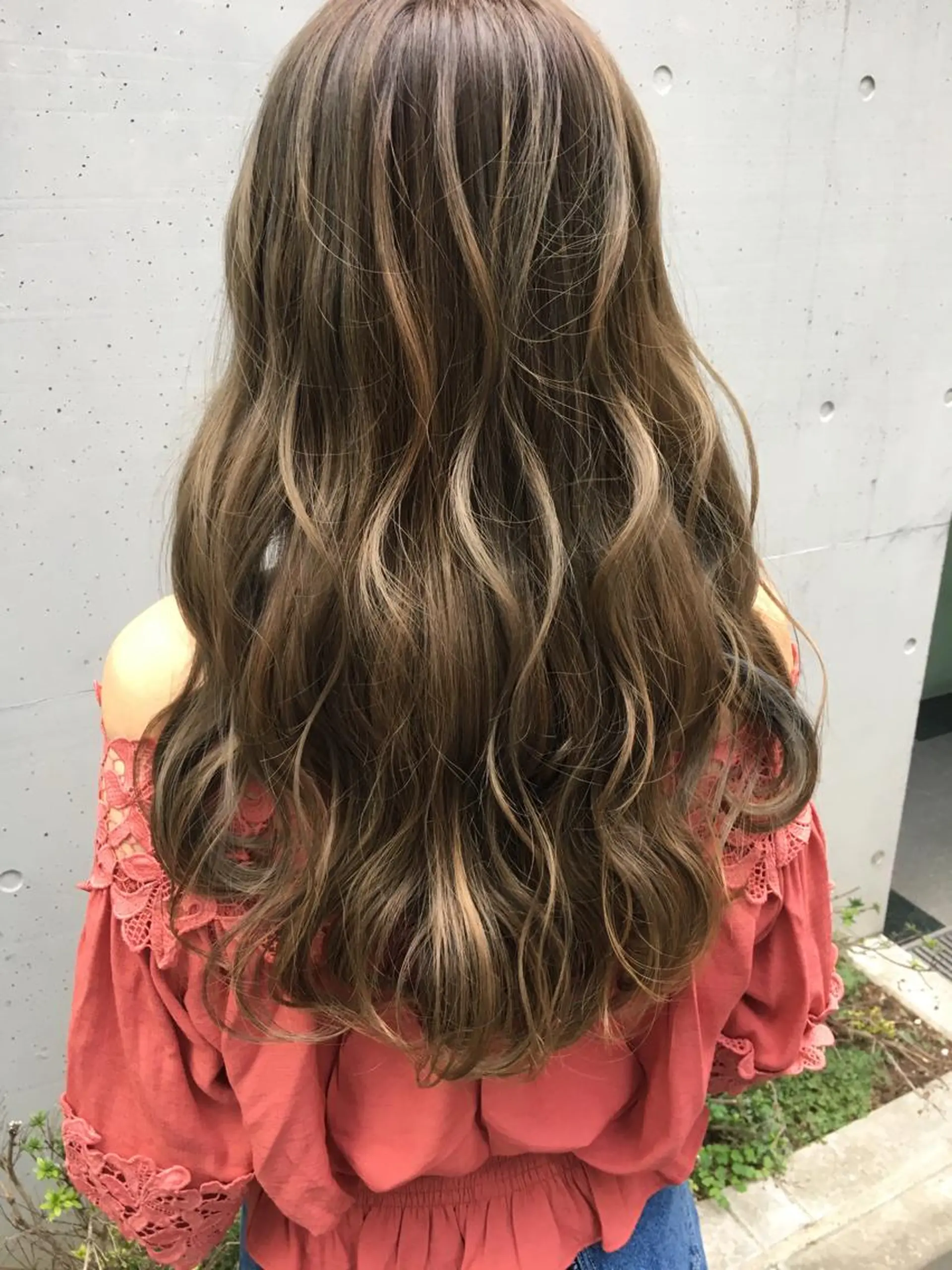 ロング カラー グレージュ トップスタイリスト 小澤純一のヘアスタイル