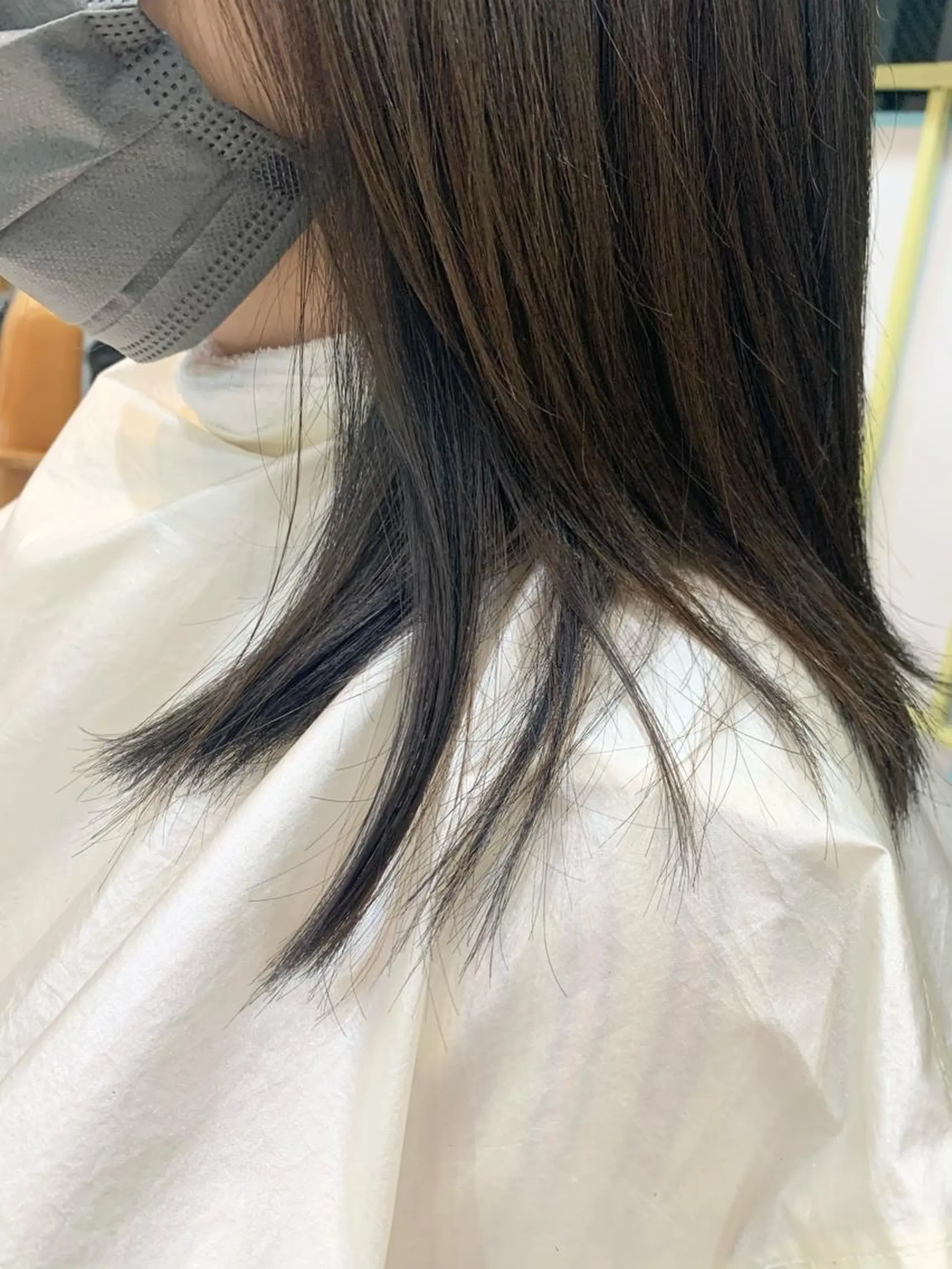 セミロング カラー ブリーチ ブルーカラー eyesburg W/est所属・ショート 村上のヘアスタイル