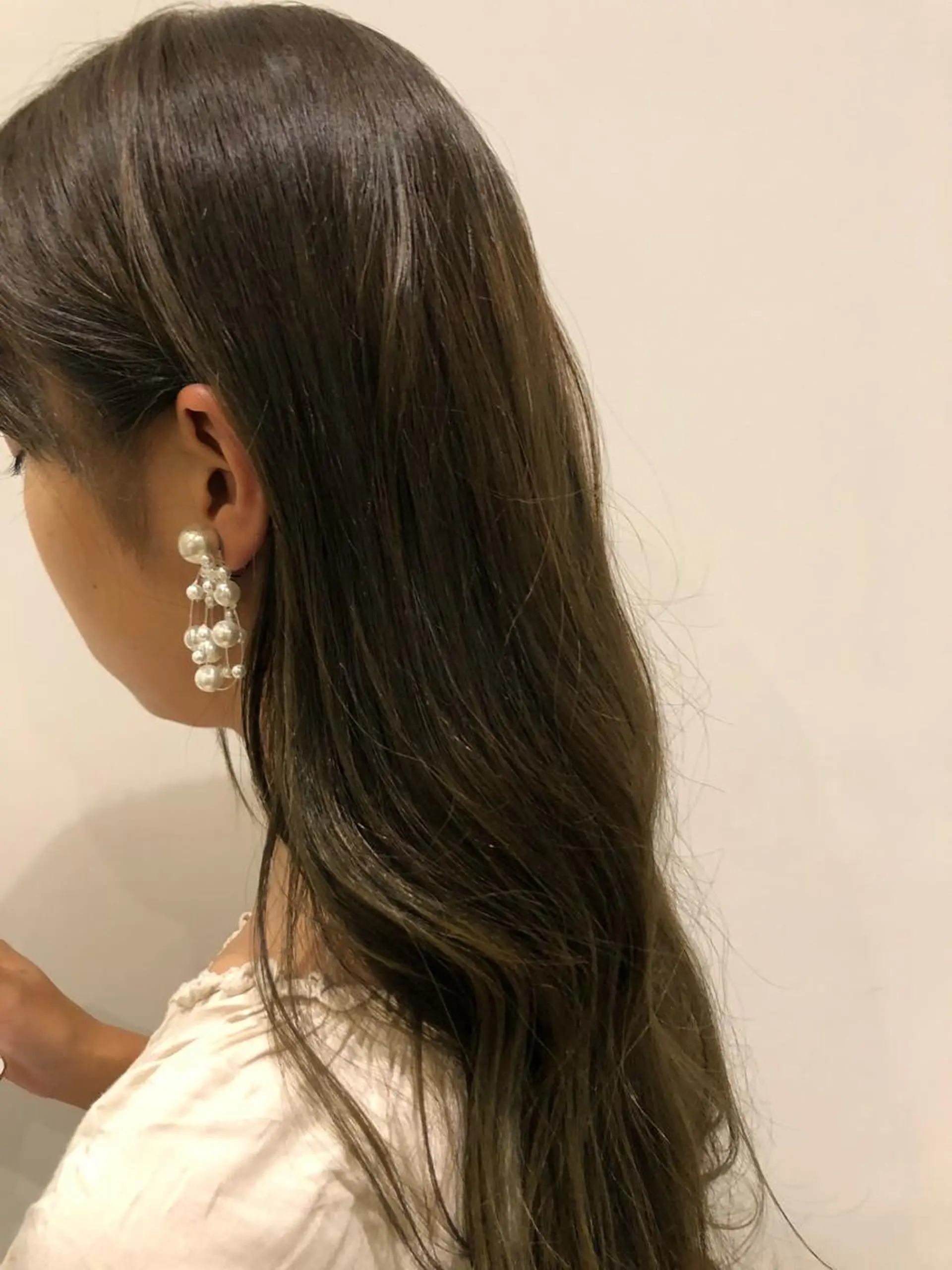 セミロング カラー ﾊｲﾄｰﾝ/ｶﾗｰ/ 用賀/稲若健太郎のヘアスタイル