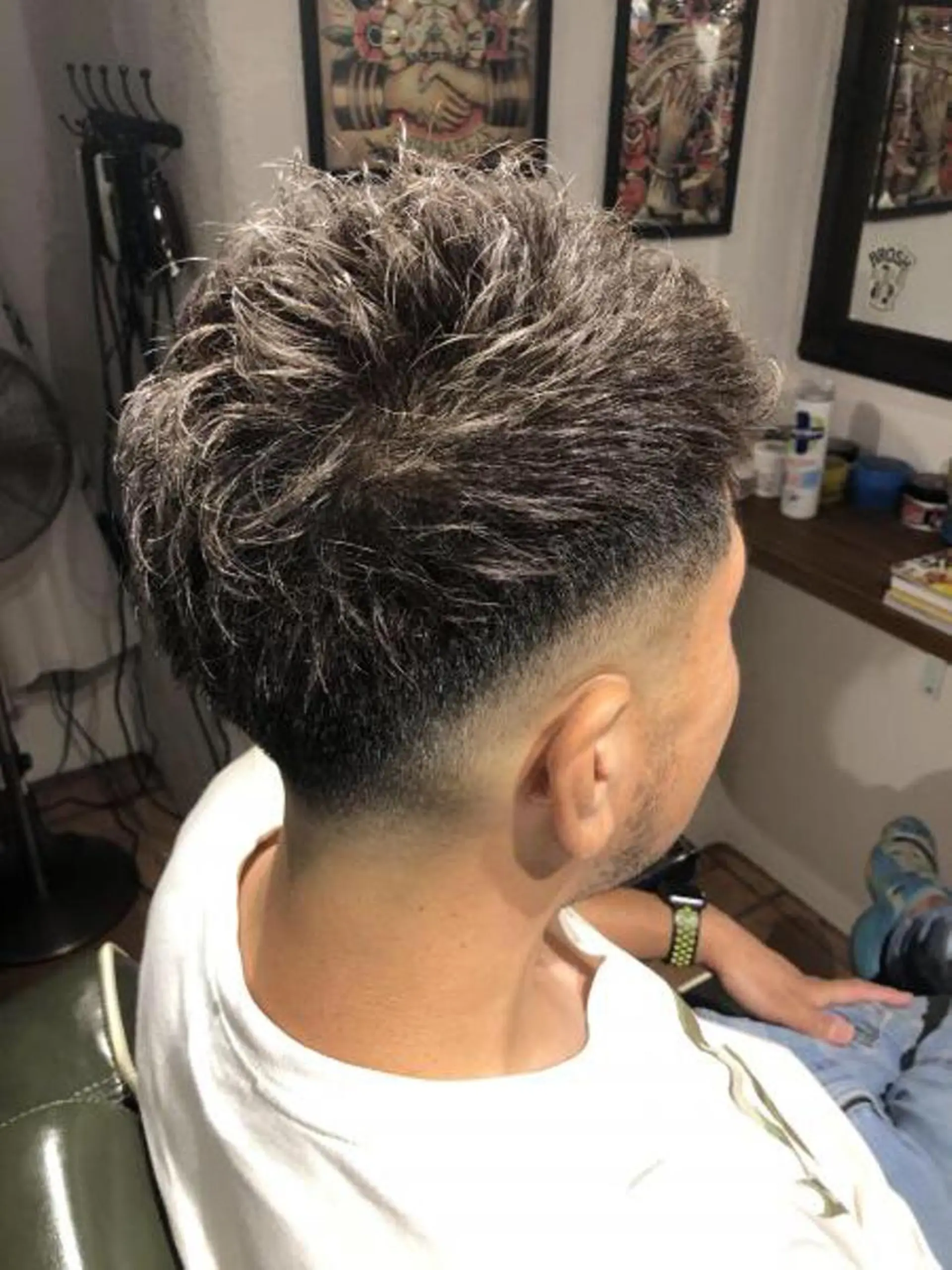 ショート カラー メンズ フェードカット スキンフェード ダブルカラー カット ヘアカラー vita所属・冨士川 英樹のヘアスタイル