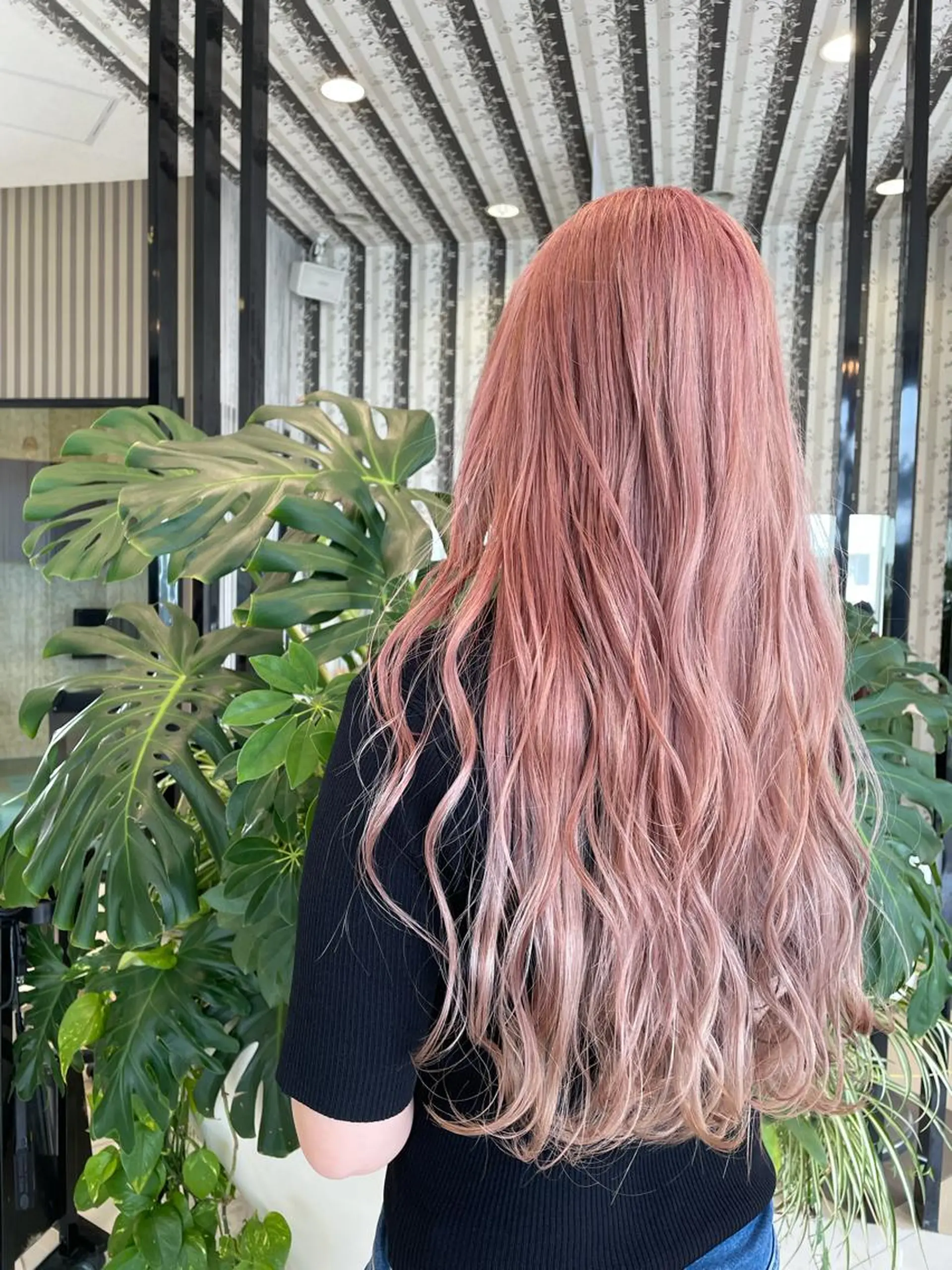 ロング カラー 石坂 瀬音のヘアスタイル