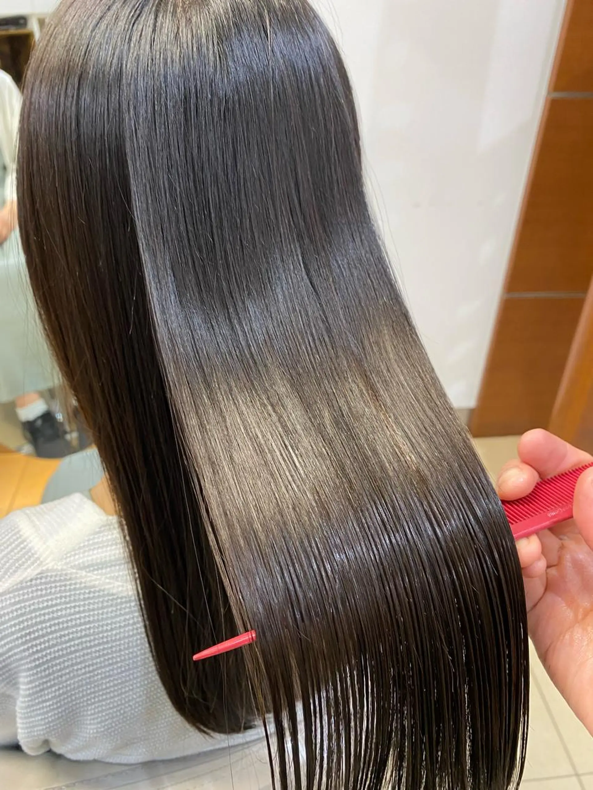 ロング 髪質改善 縮毛矯正 トリートメント 酸性ストレート カット パーマ 縮毛矯正 トリートメント コテ巻き風パーマ/ 髪質改善/河島恭平のヘアスタイル