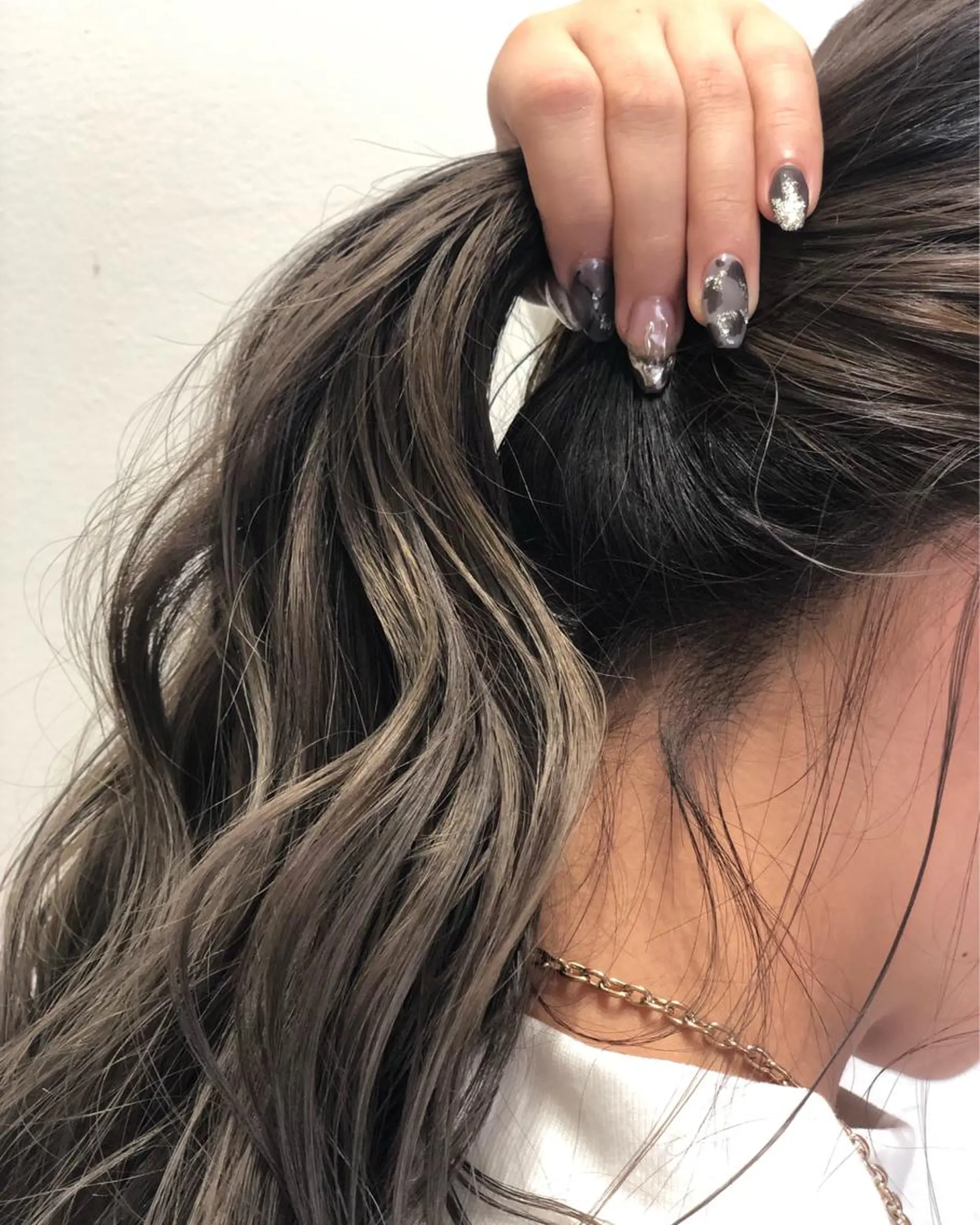 ロング カラー グレージュ ミルクティーグレージュ ヘアカラー トリートメント Tao所属・藤川 大智のヘアスタイル