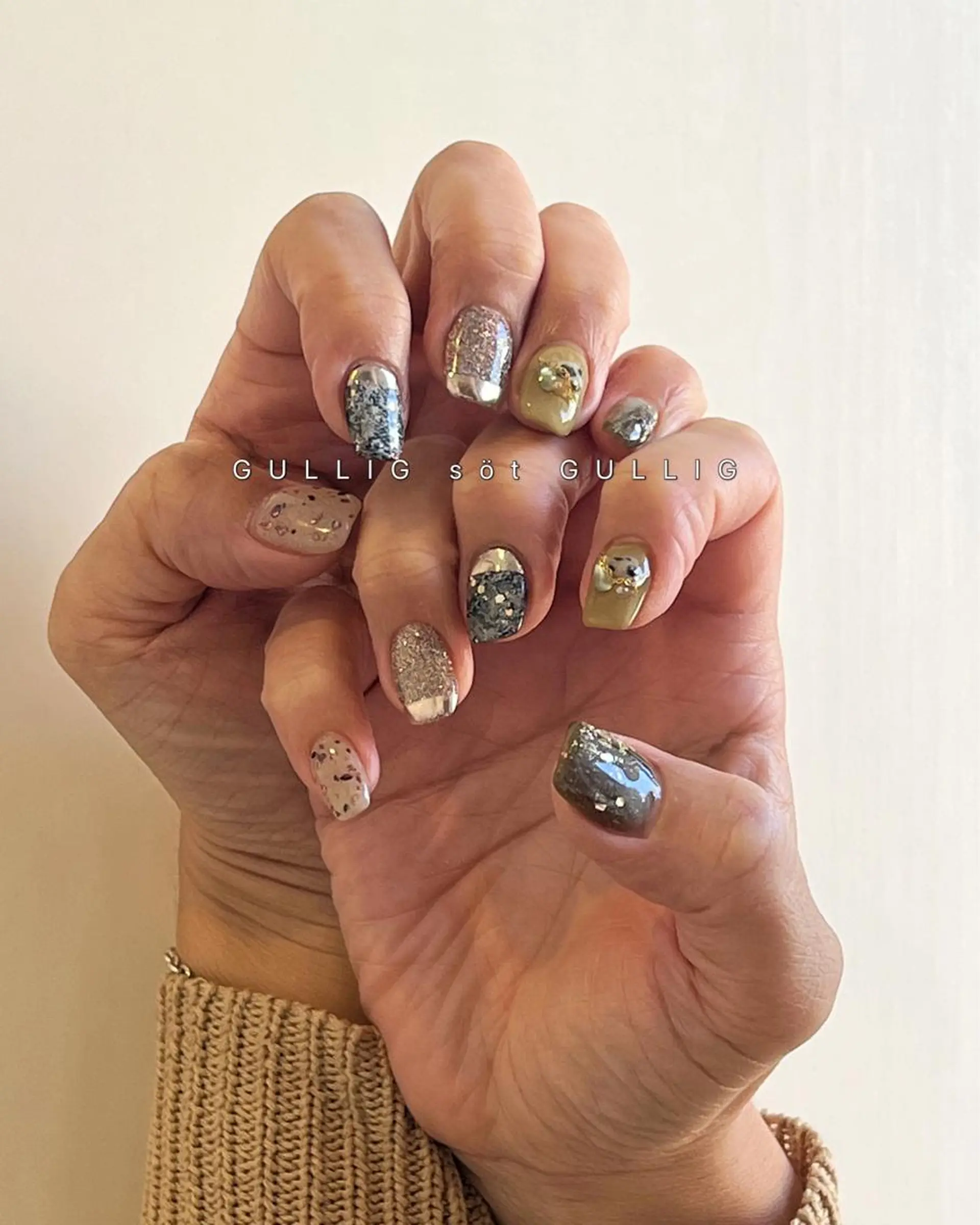 ネイル ハンドネイル フットネイル GULLIG söt GULLIGのネイルデザイン