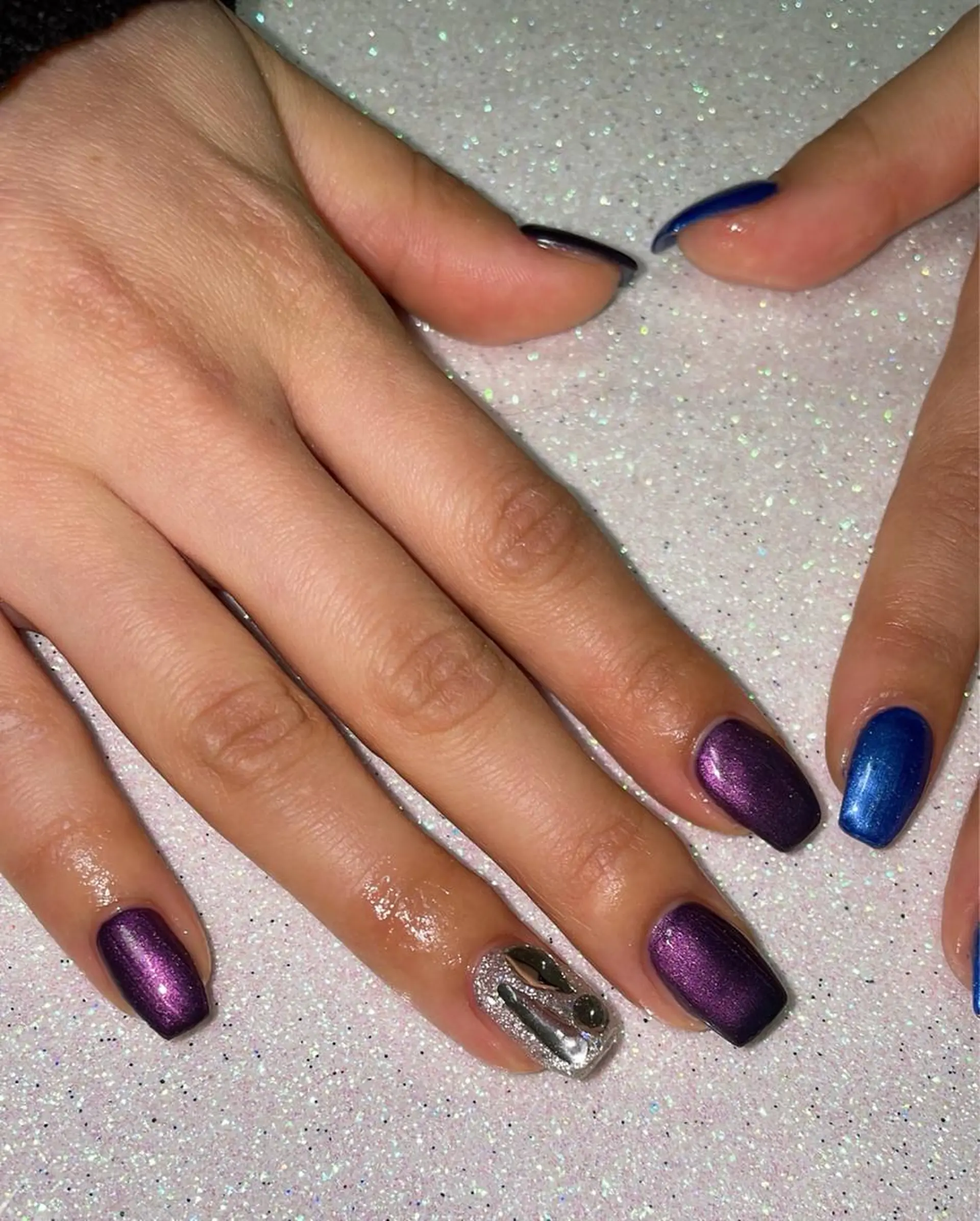 ネイル ハンドネイル VIERU 🌈🎀💖のネイルデザイン