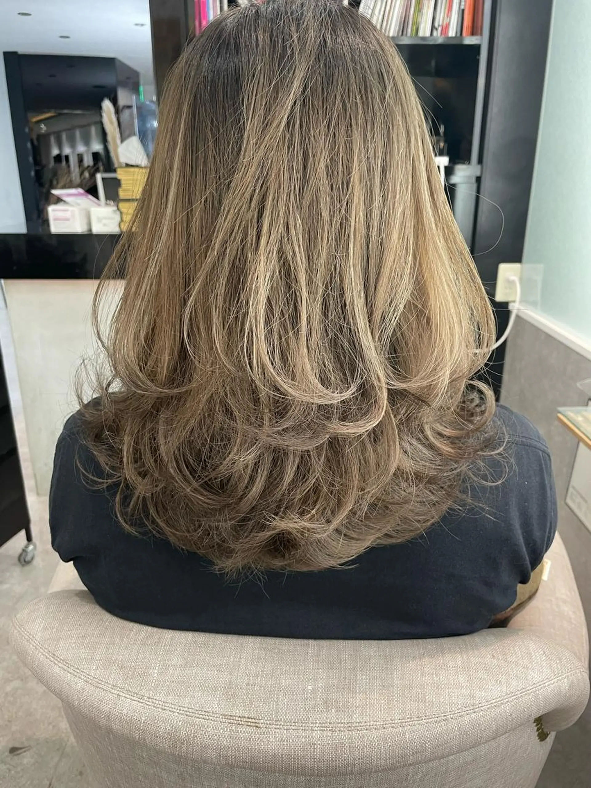 セミロング カラー Lond strada 心斎橋所属・🍀小川大輔🍀 ボブ/ブリーチ🥇のヘアスタイル