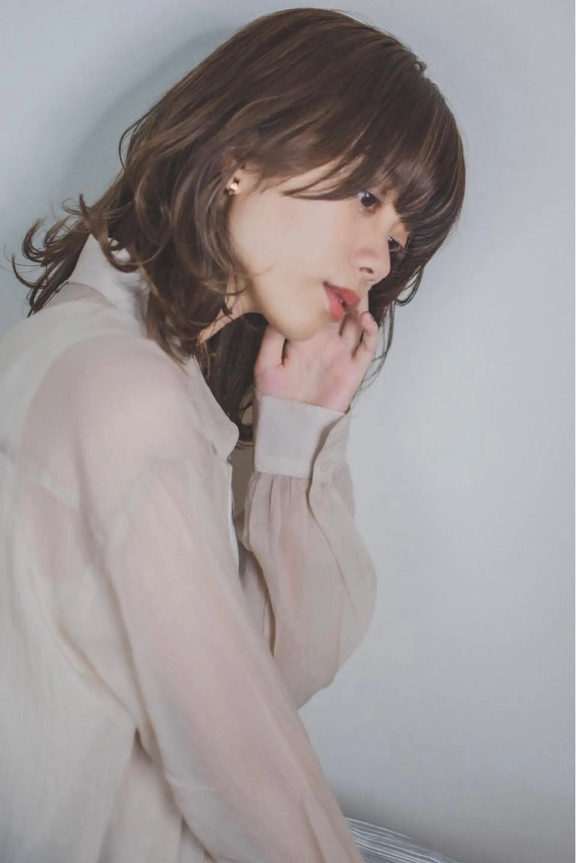 ミディアム カラー 前髪/顔周り /レイヤー/秋山 元のヘアスタイル