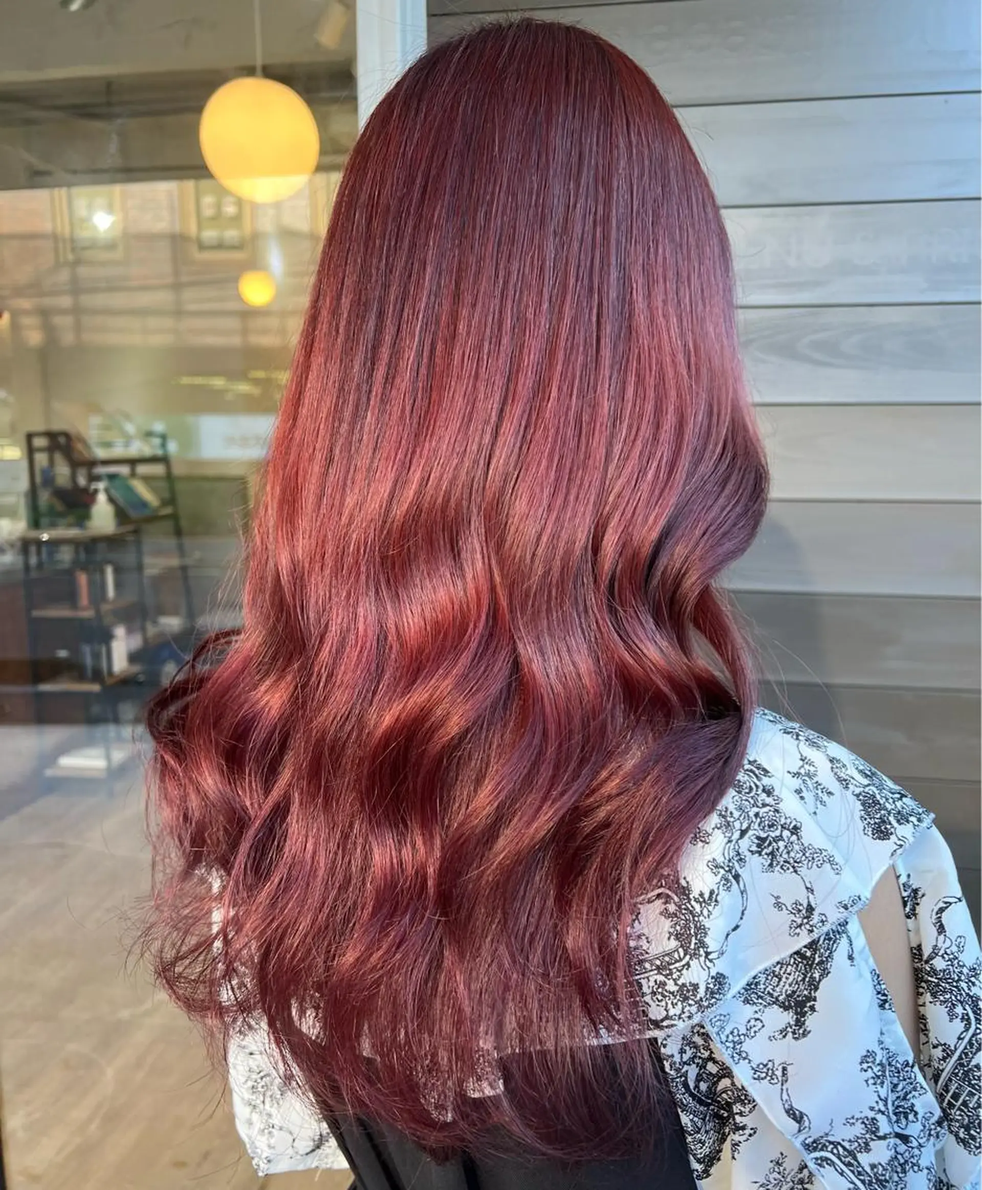 カラー ブリーチ イシイ ハルナ 🤍のヘアスタイル