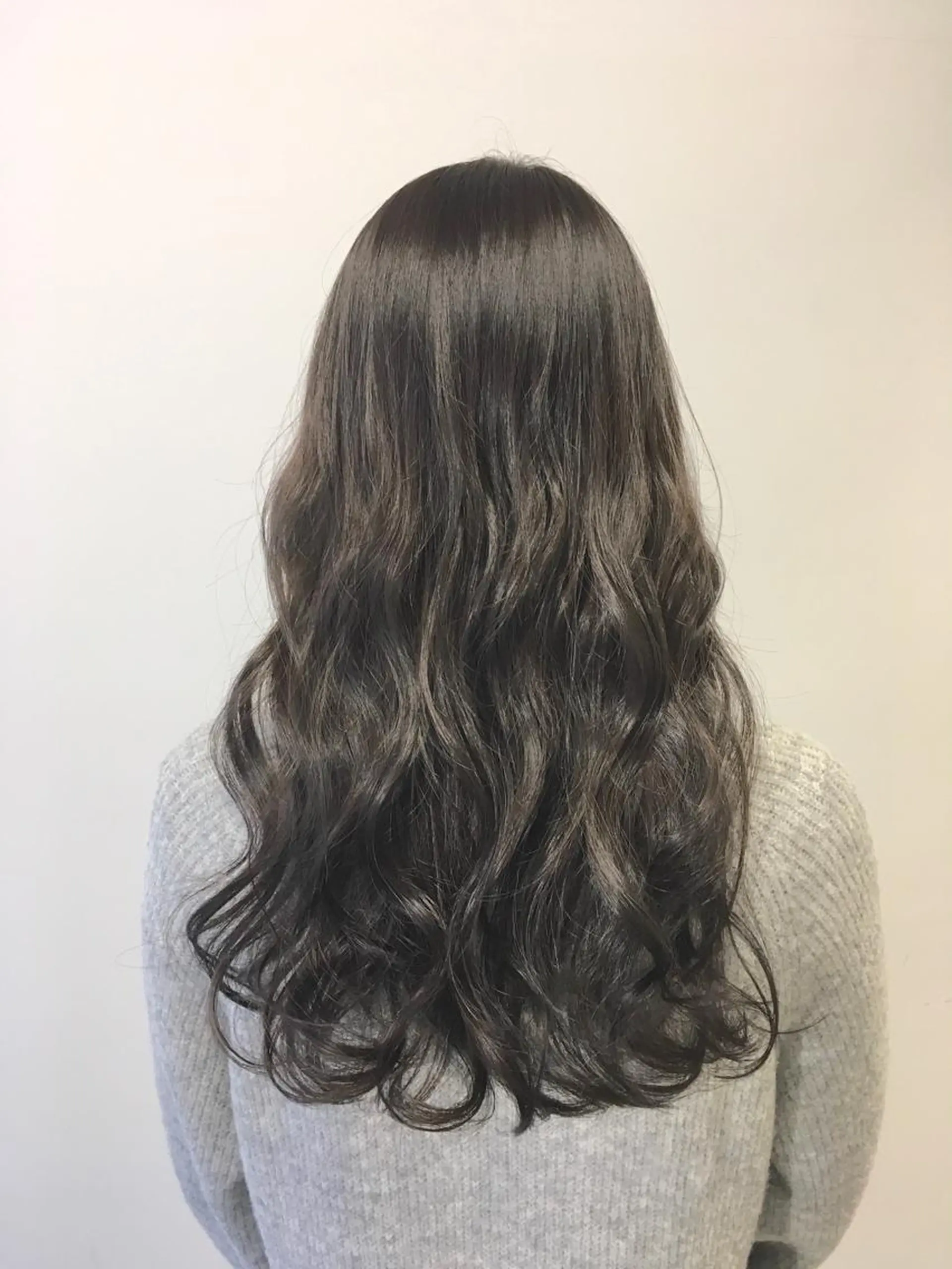 ロング カラー グレージュ ヘアカラー トリートメント ヘッドスパ ヘアセット go today shaire salon 本店所属・yoshi ☆のヘアスタイル