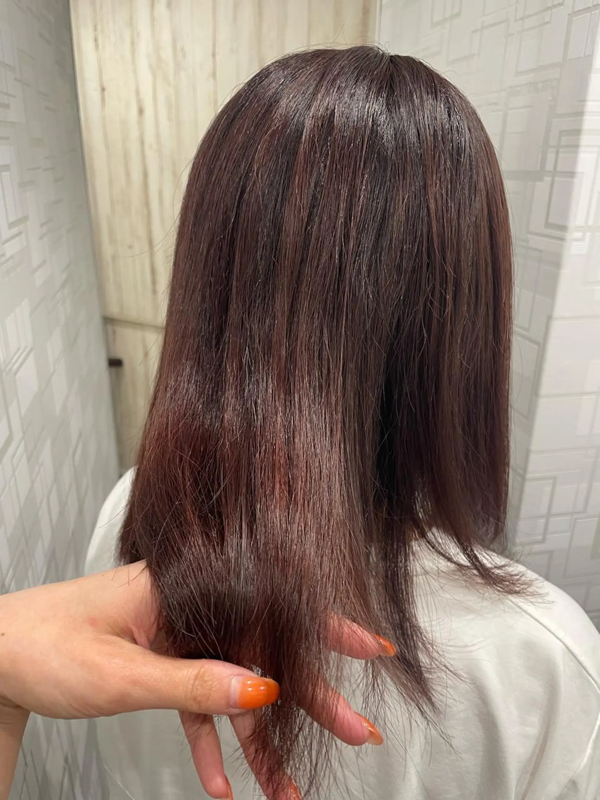 セミロング カラー ブリーチ ピンクカラー ヘアカラー トリートメント 韓国ヘア/レイヤー/ 暖色カラー/ Aiのヘアスタイル