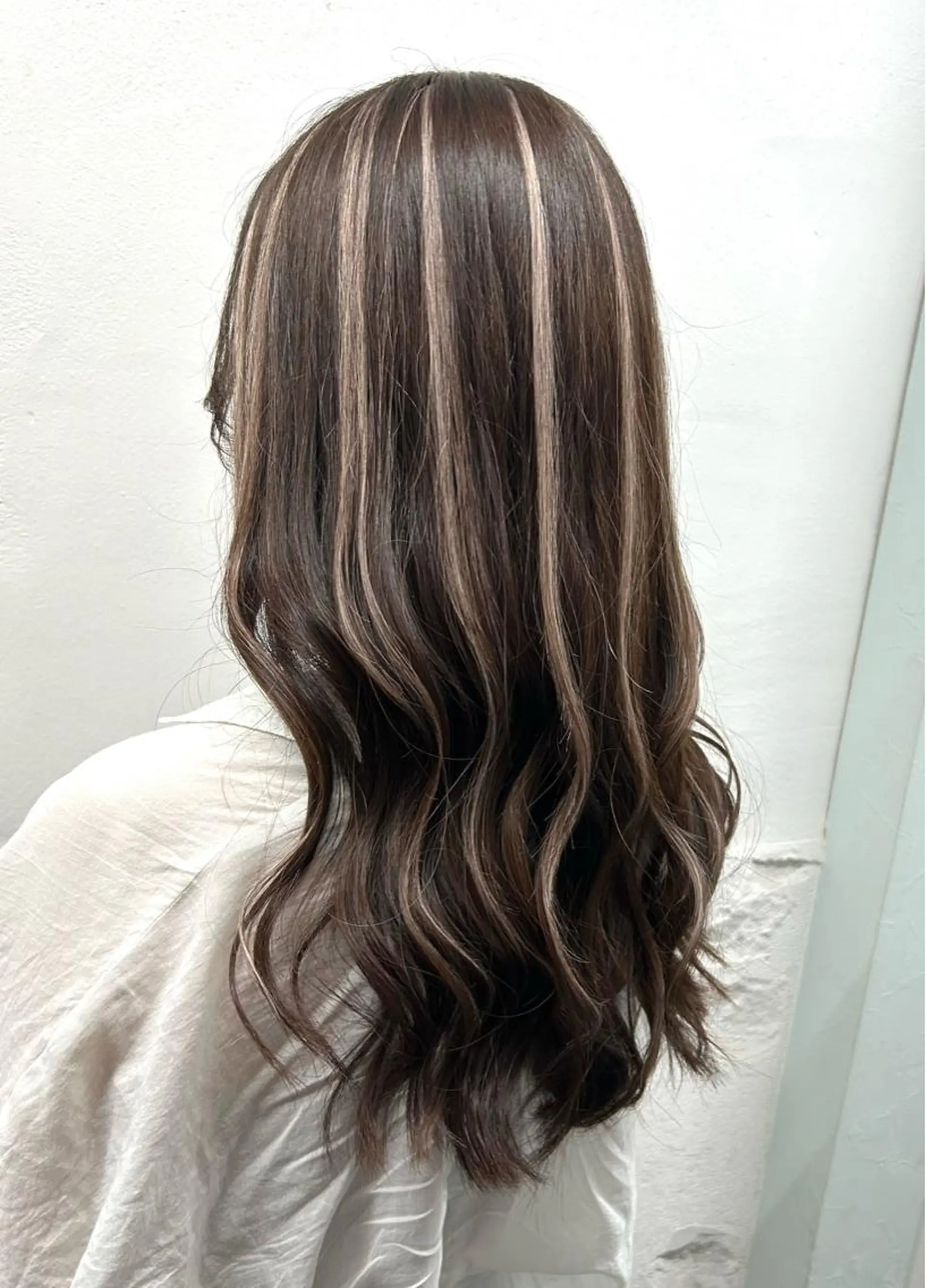 ミディアム カラー ヘアアレンジ シールエクステ ダブルカラー ハイライトカラー ハイトーンカラー エクステ シールエクステの女神 🍑Momo🍑のヘアスタイル