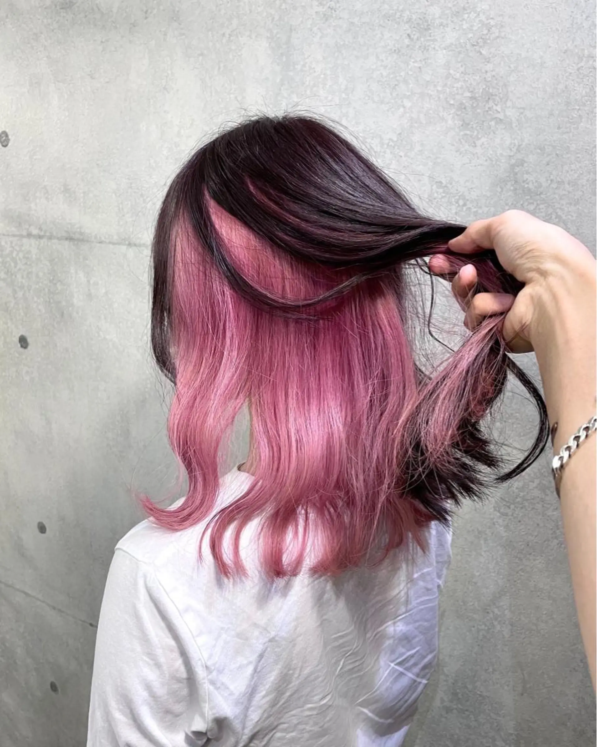 ミディアム カラー インナーカラー 🐺ウルフオタク🐺 ハイトーン/moeのヘアスタイル