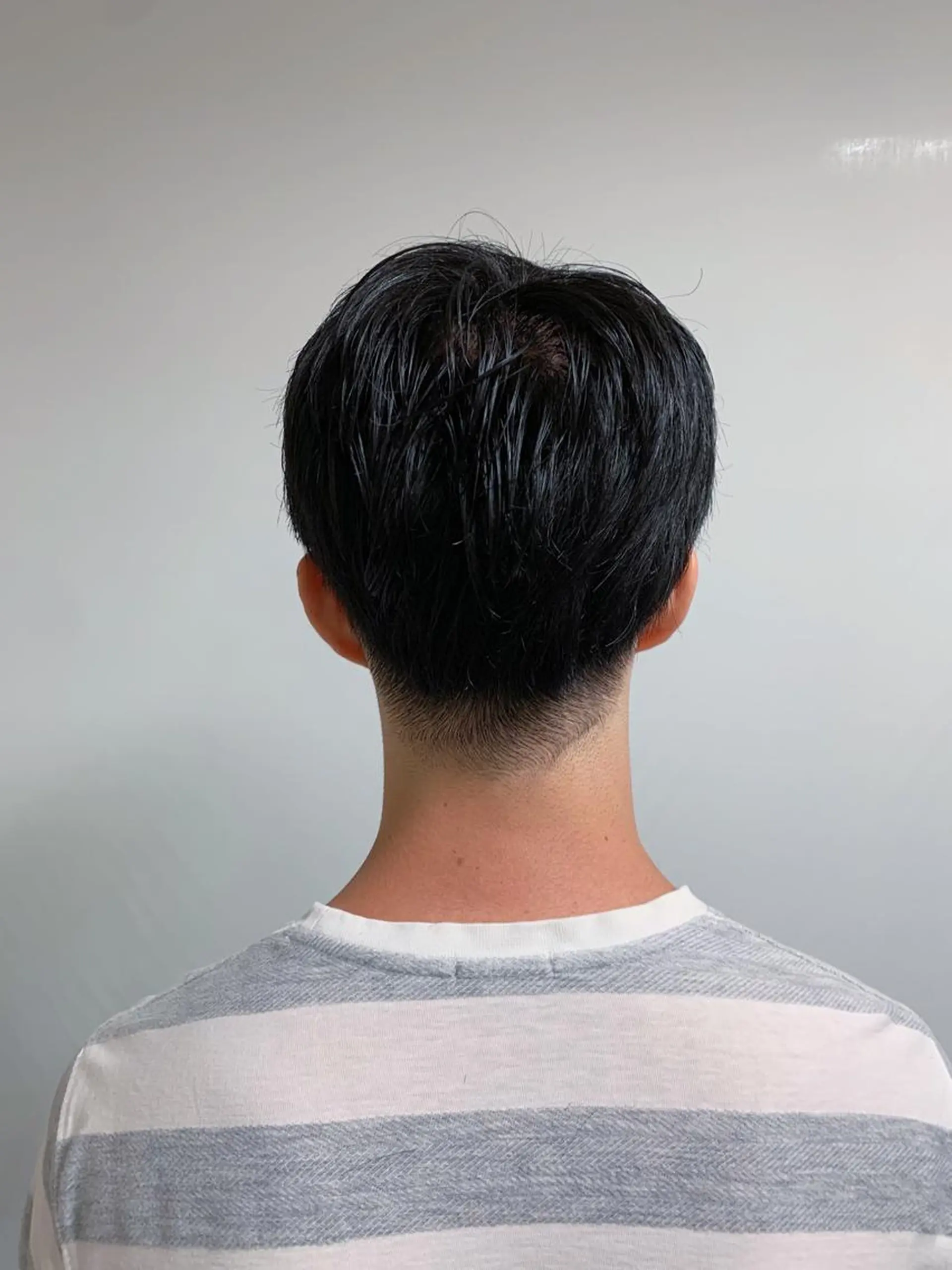 ショート メンズ 刈り上げ ウスイマイコ カット/ケアカラーのヘアスタイル