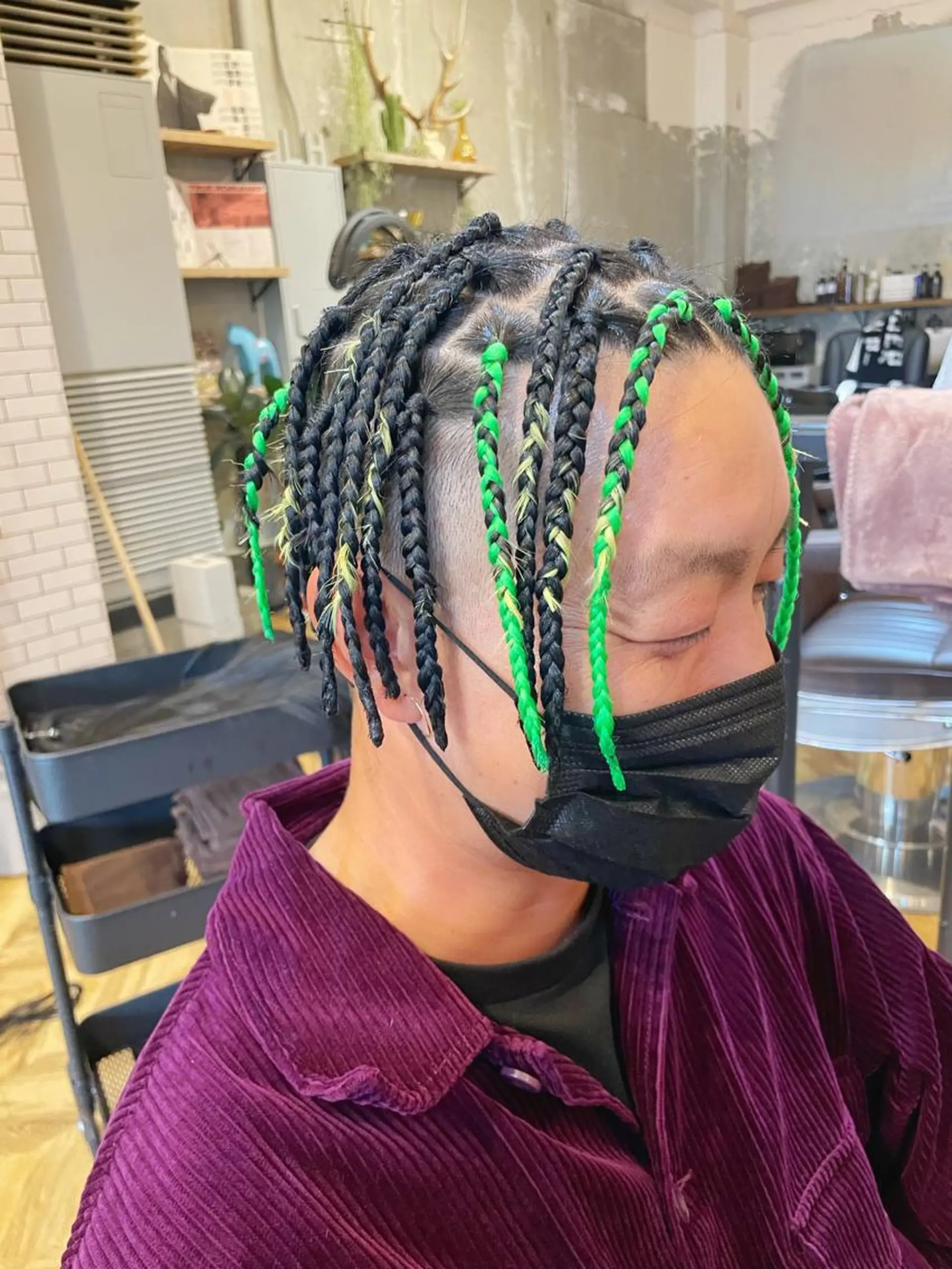 ミディアム ヘアアレンジ メンズ シールエクステ ミディアムパーマ メンズブリーチ メンズハイライト メンズハイトーン エクステ指名No.1 【店長】橘田のヘアスタイル