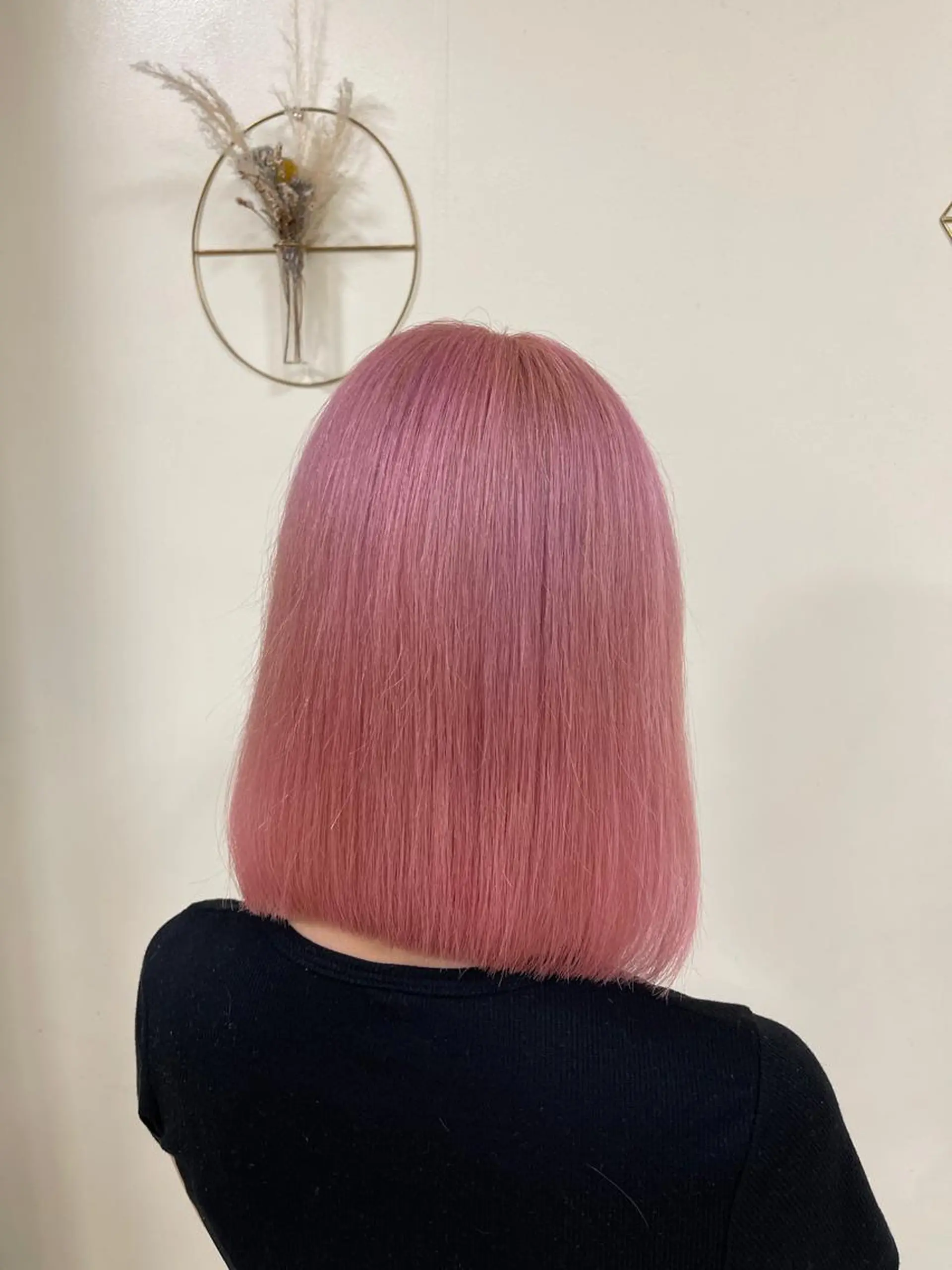 ショート カラー ピンクカラー CARE SHINSAIBASHI所属・縮毛・酸性ストレート 特化のヘアスタイル