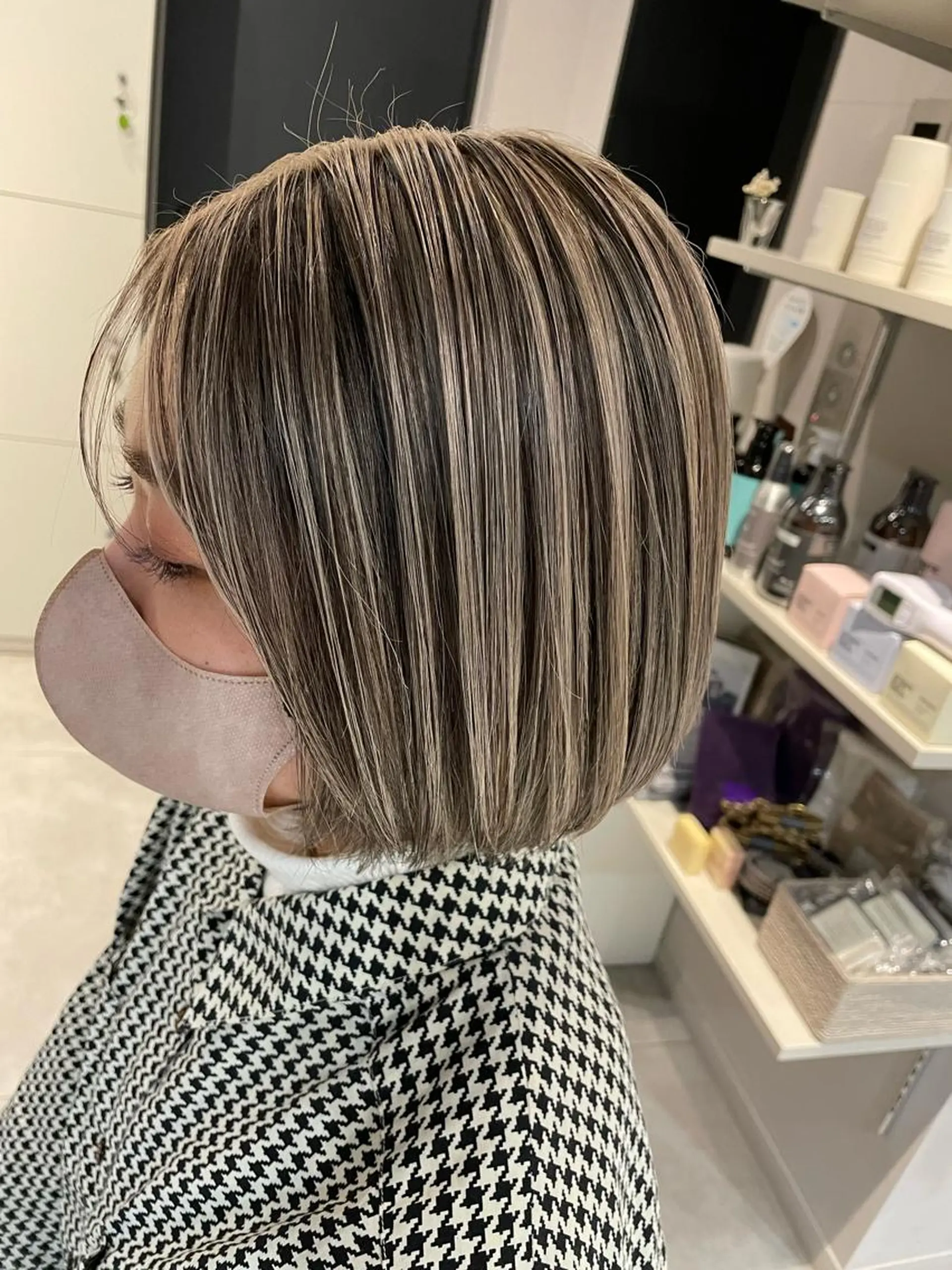 ショート カラー ヘアカラー トリートメント ブリーチ👩‍🦳/ ‪✂︎MANAMIのヘアスタイル