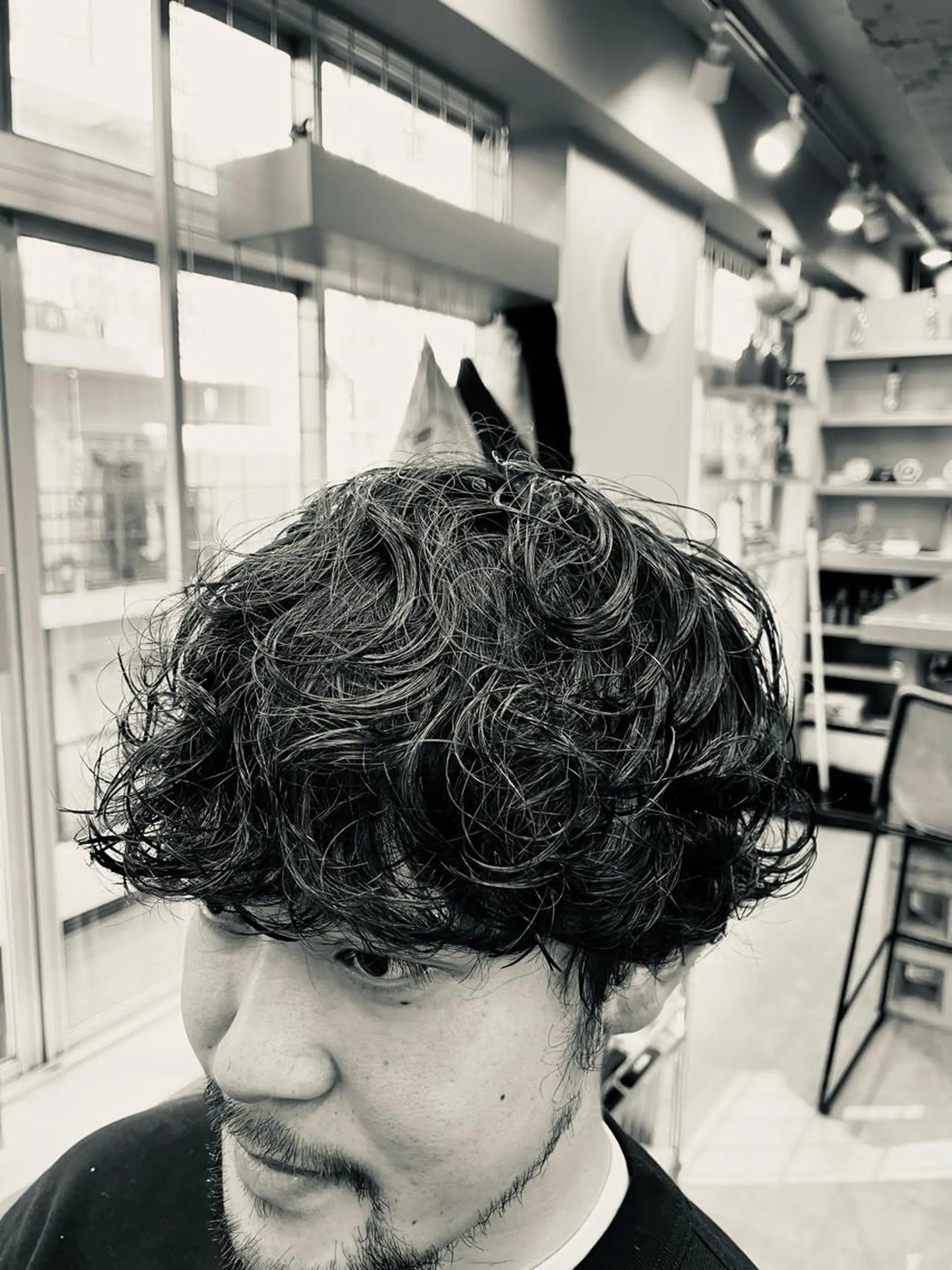 ショート パーマ メンズ センターパート フェードカット マッシュ メンズパーマ メンズツイストパーマ icon Blue所属・池袋メンズパーマ フェード純平のヘアスタイル