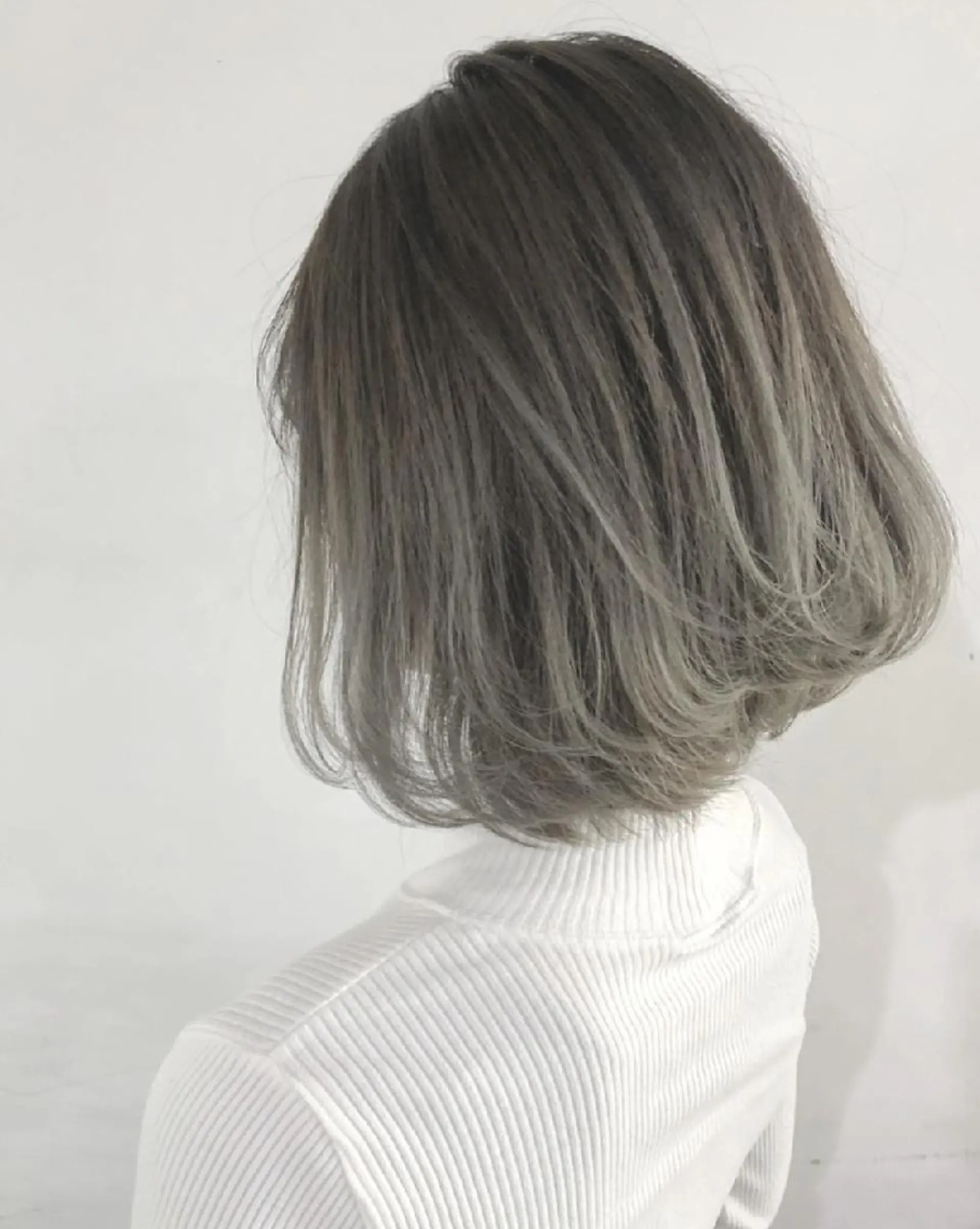 ショート カラー siesta by amble luxeのヘアスタイル