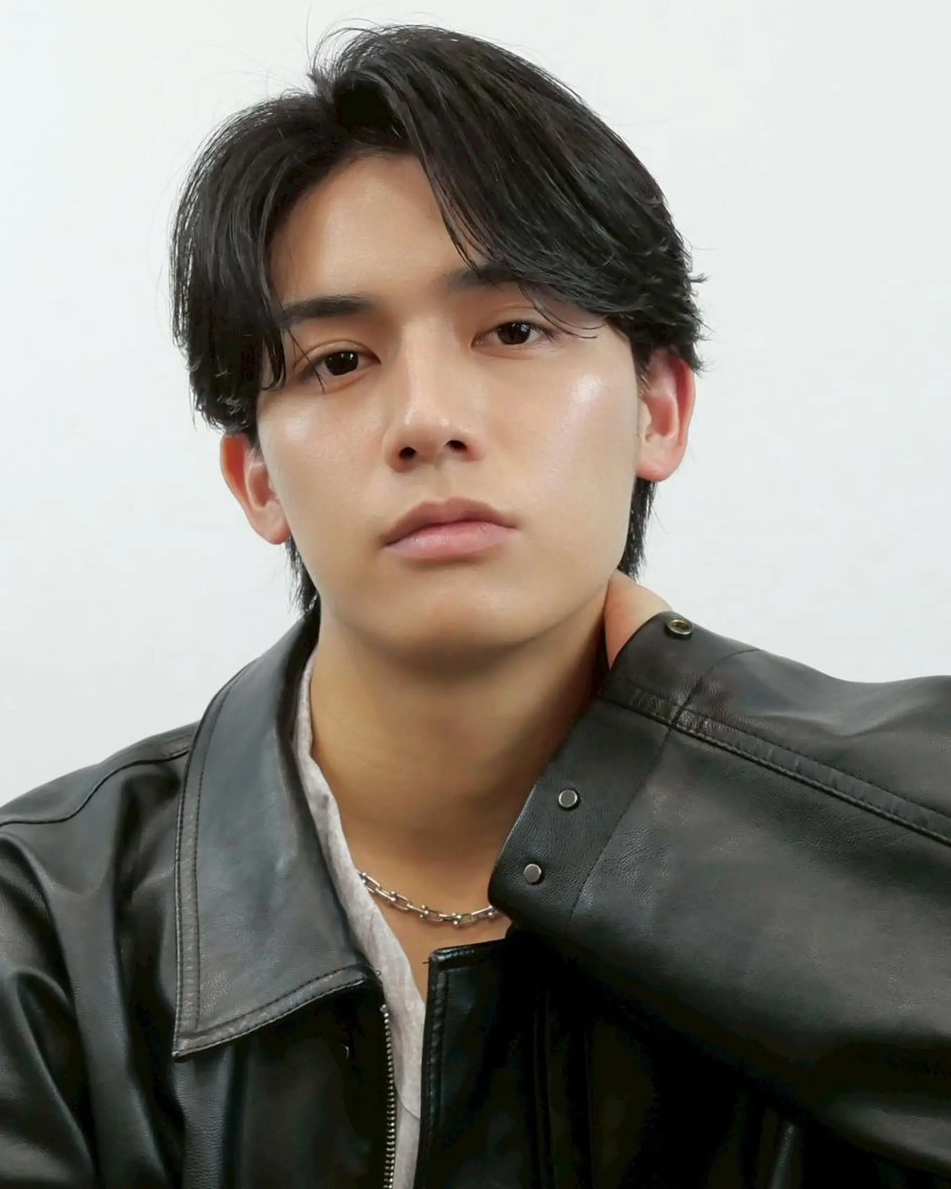 メンズ カット フェザー/毛流れ/ パーマ渋谷BLUCKのヘアスタイル