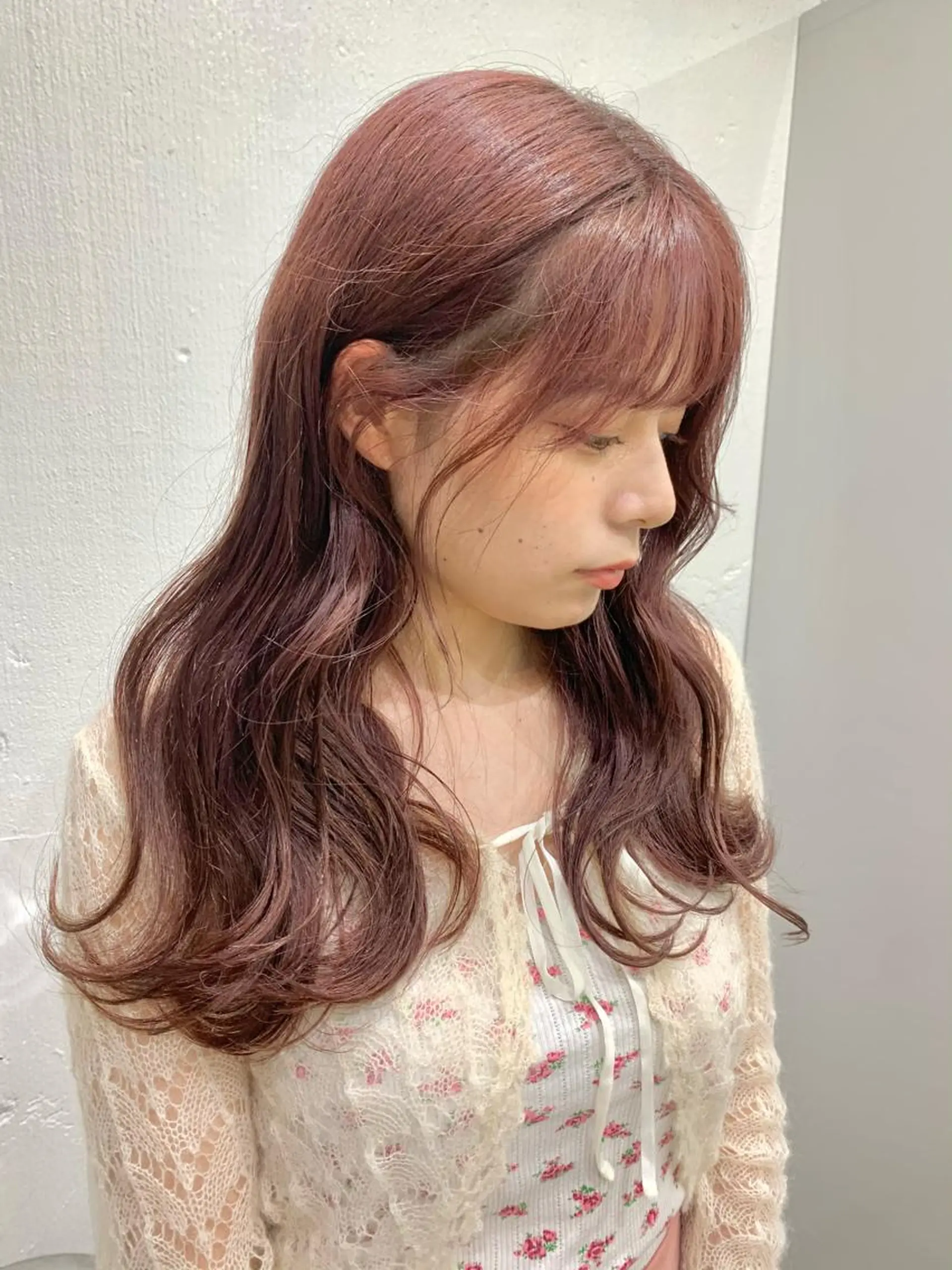 セミロング カラー ヘアアレンジ SALOWIN原宿ash店所属・憧れの艶ハイトーンへ 🐈サイサキのヘアスタイル