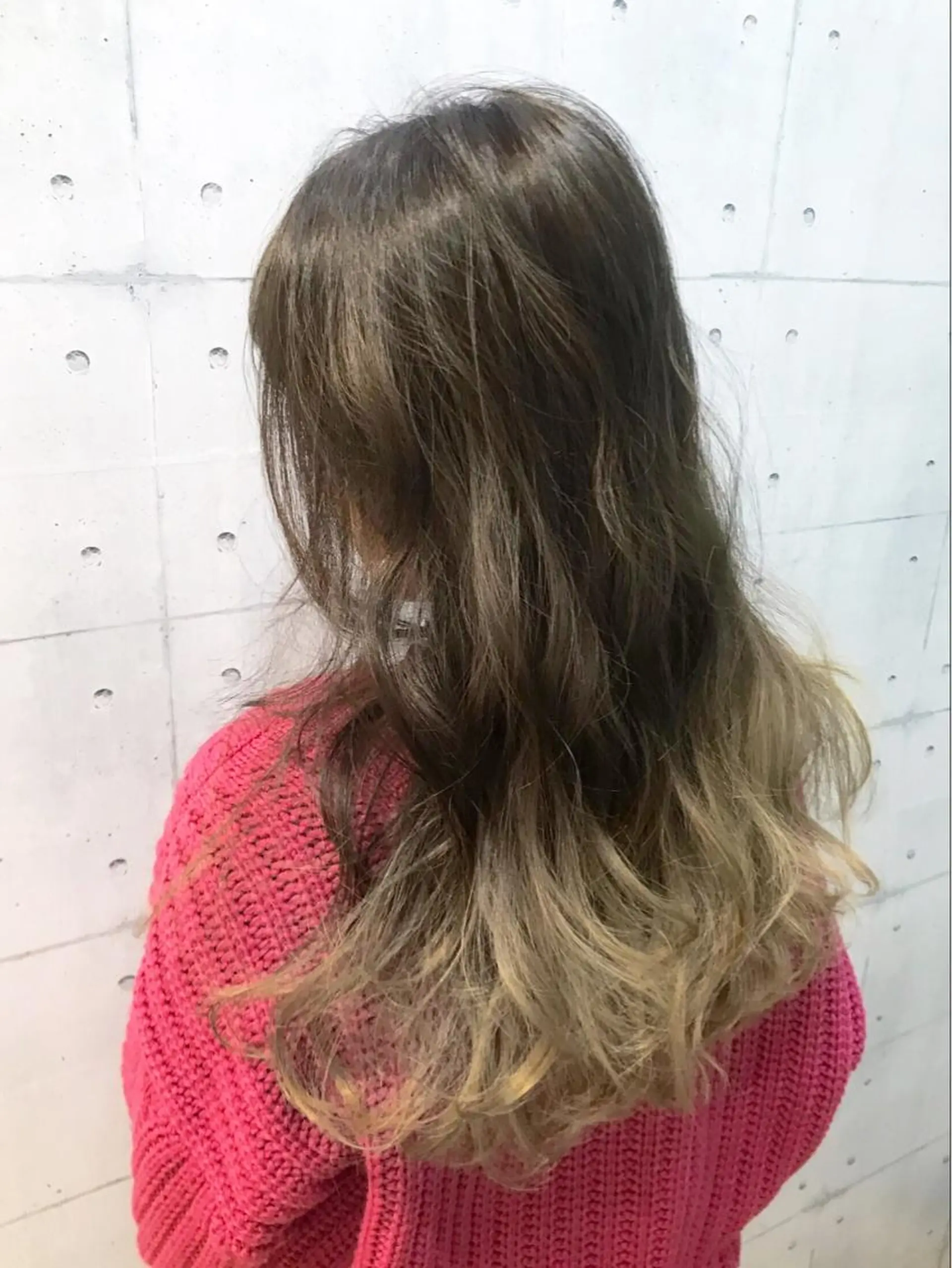 ロング カラー アッシュ ブリーチ グラデーションカラー イルミナカラー 外国人風カラー 高木 麻知子のヘアスタイル