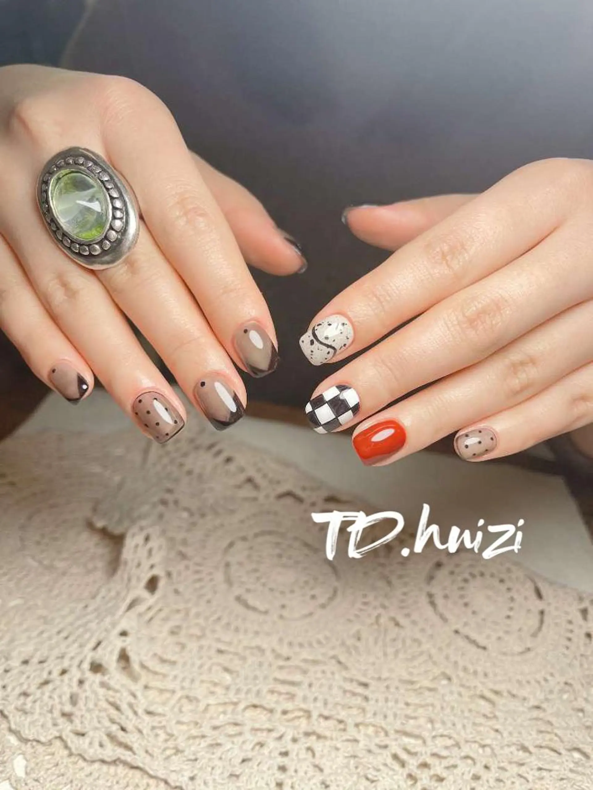 ミディアム ハンドネイル めぐみのネイルサロン 惠のネイルデザイン