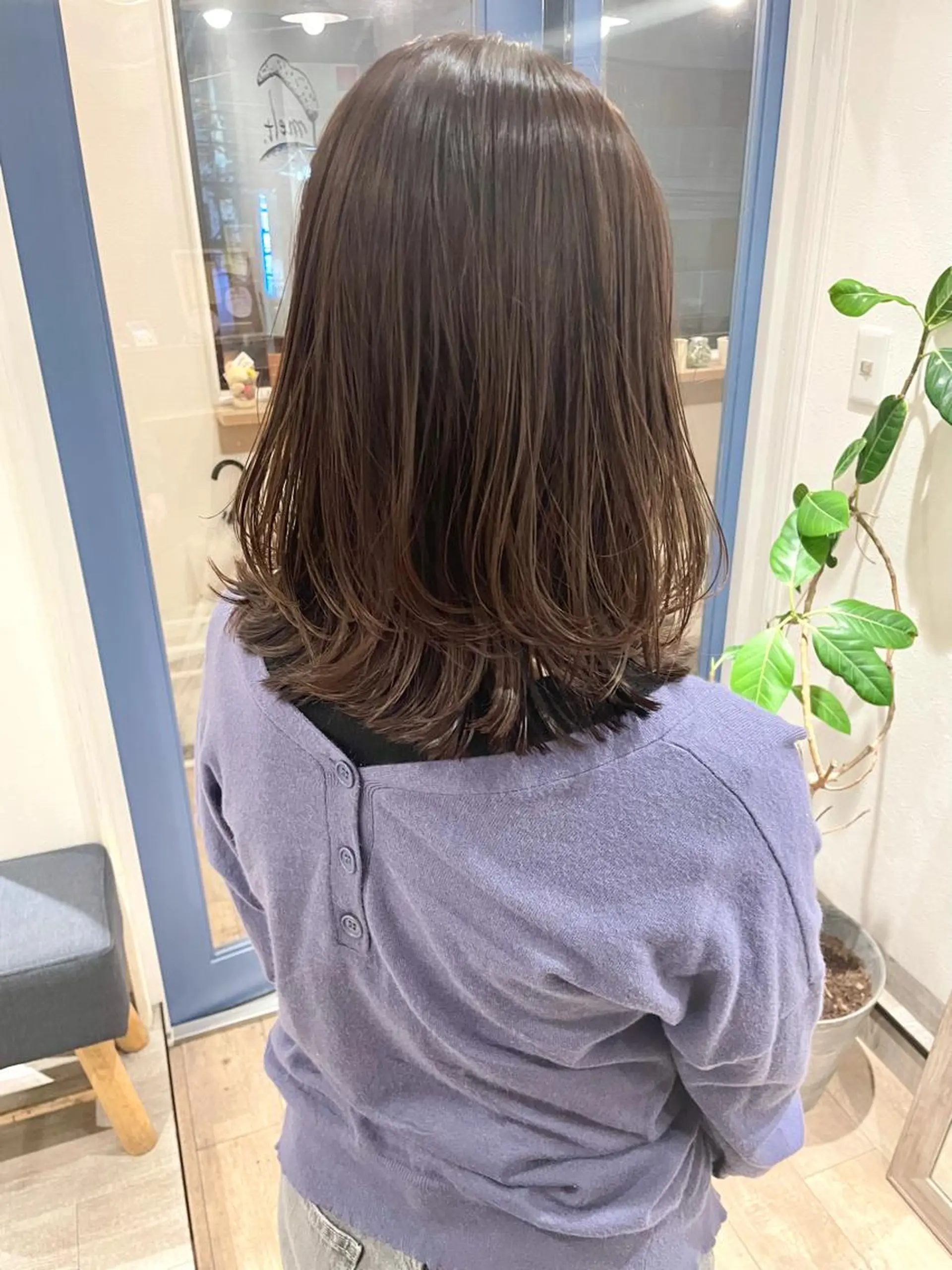 ミディアム カラー ボブレイヤー ベージュカラー ブリーチ 透明感カラー グレージュ 🩰オリーブ/ ベージュ松本咲花🩰のヘアスタイル