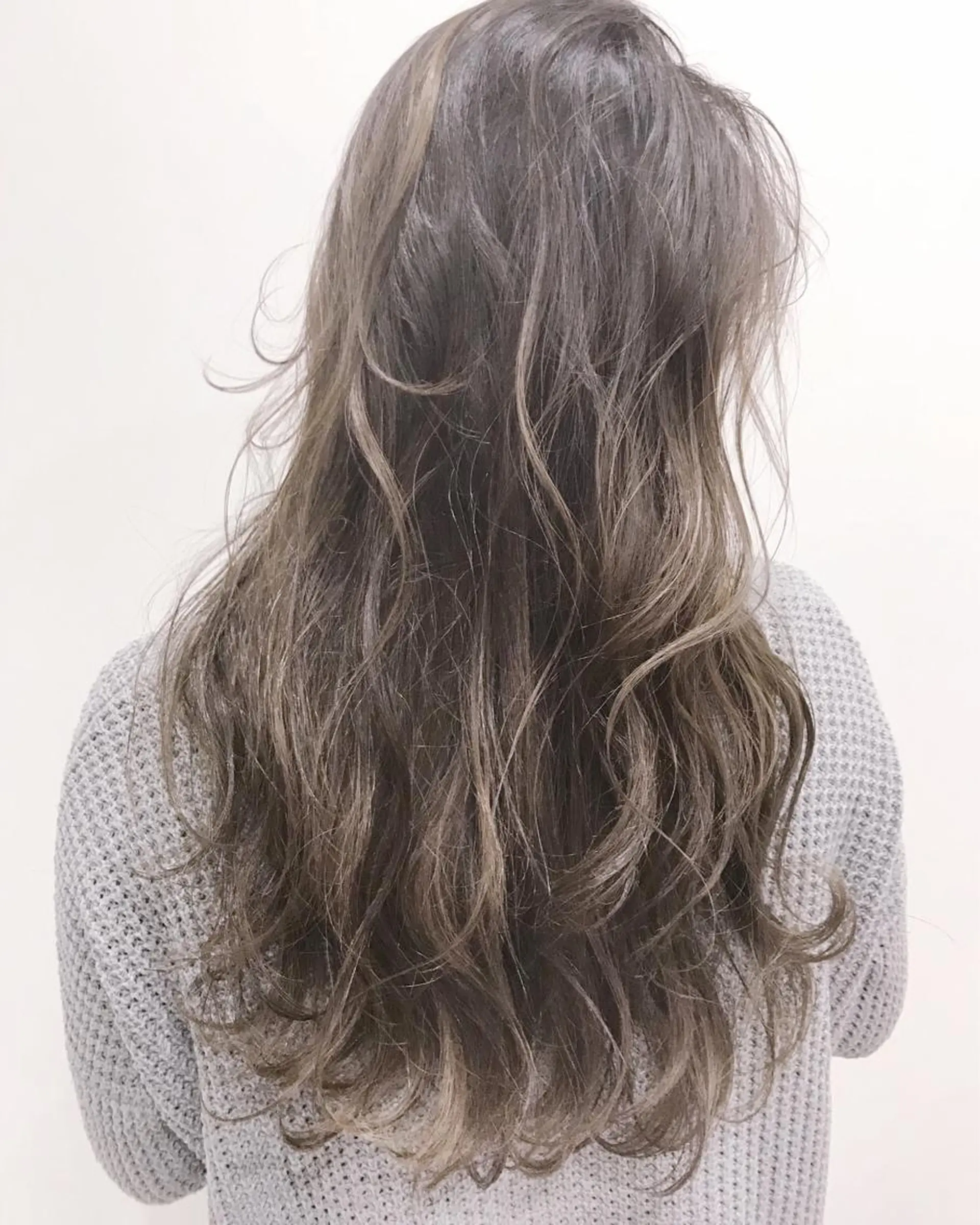 セミロング カラー ヘアカラー WATARU🔥／ 外国人風ハイライトのヘアスタイル