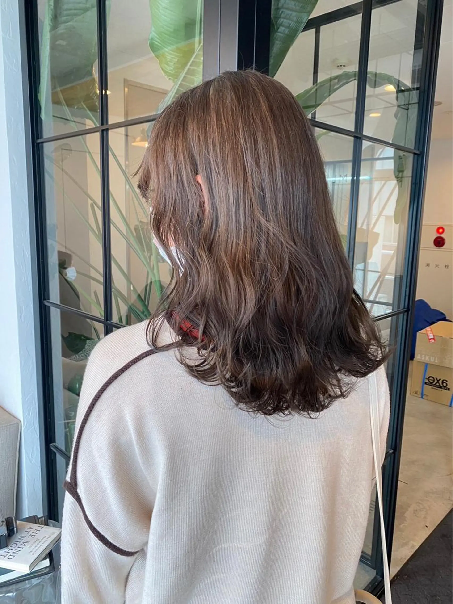 セミロング シャドウパーマ/ツイ スト/近藤百華🎀のヘアスタイル