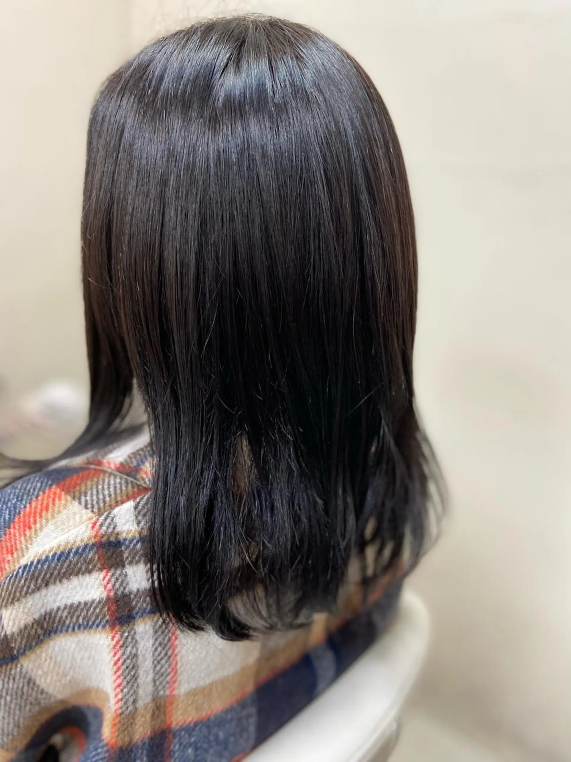 セミロング カラー 黒髪 ブルーカラー ブルーブラック ヘアカラー トリートメント 菊地 美憂のヘアスタイル