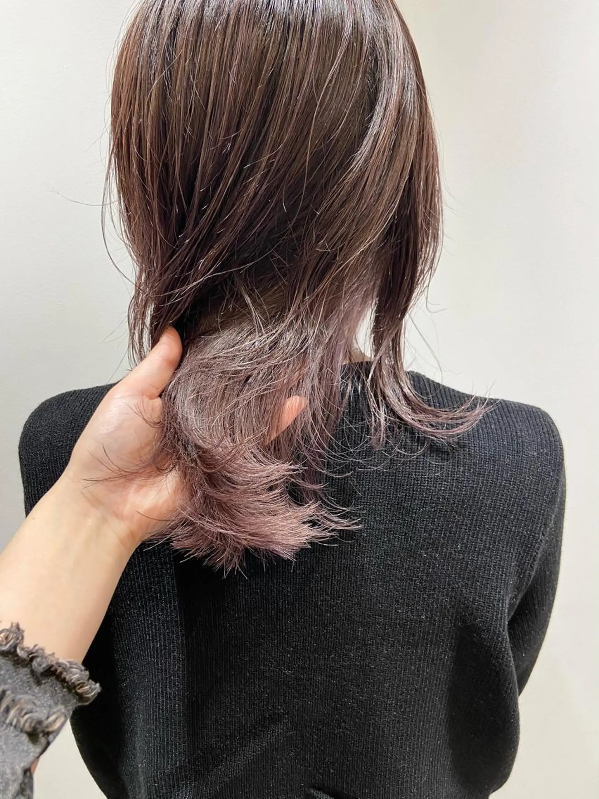 ミディアム カラー ヘアカラー 🐺ウルフ/レイヤー 似合わせ‎🤍沙羅のヘアスタイル