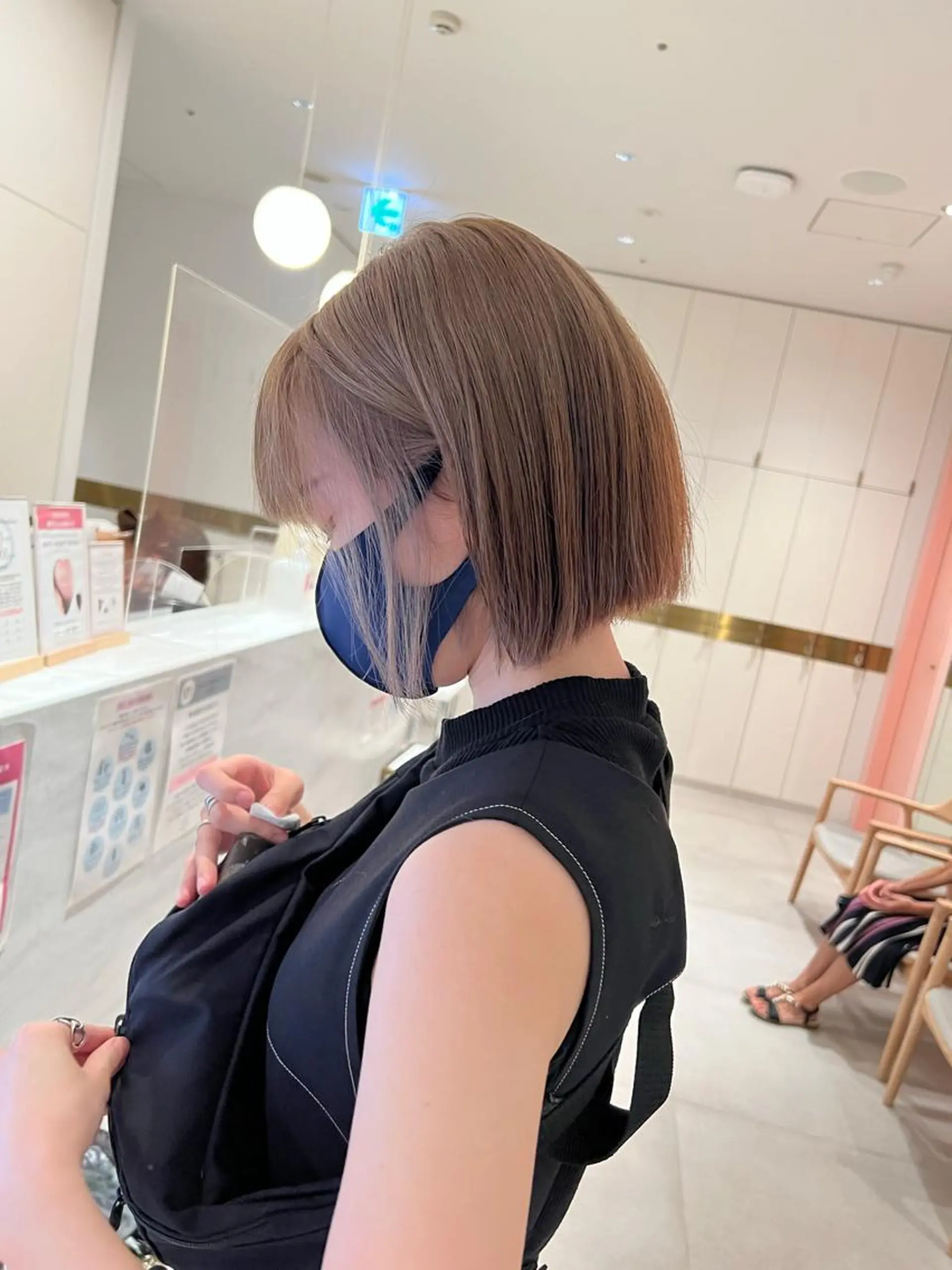 ショート カラー グレージュ ボブ カット ヘアカラー トリートメント レイヤー専門家 ダブルカラー修のヘアスタイル