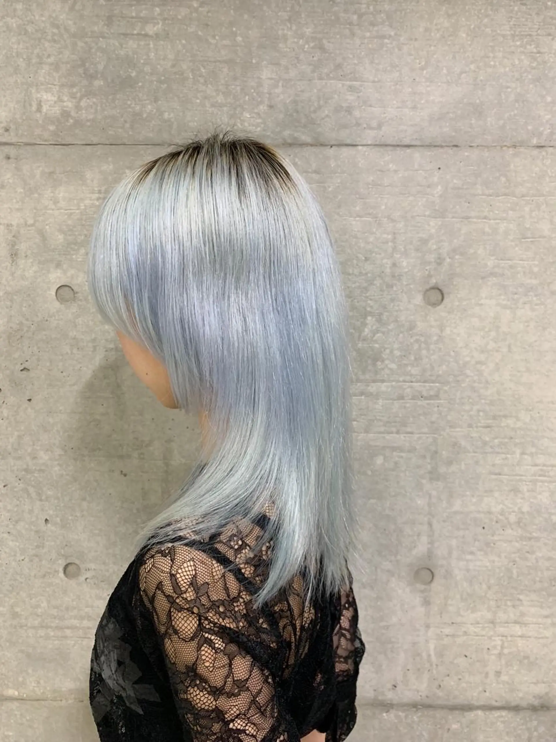 セミロング カラー ブリーチ ブルーカラー ケアブリーチ ダブルカラー ヘアカラー トリートメント THE./ブリーチ 透感カラー/髪質改善のヘアスタイル