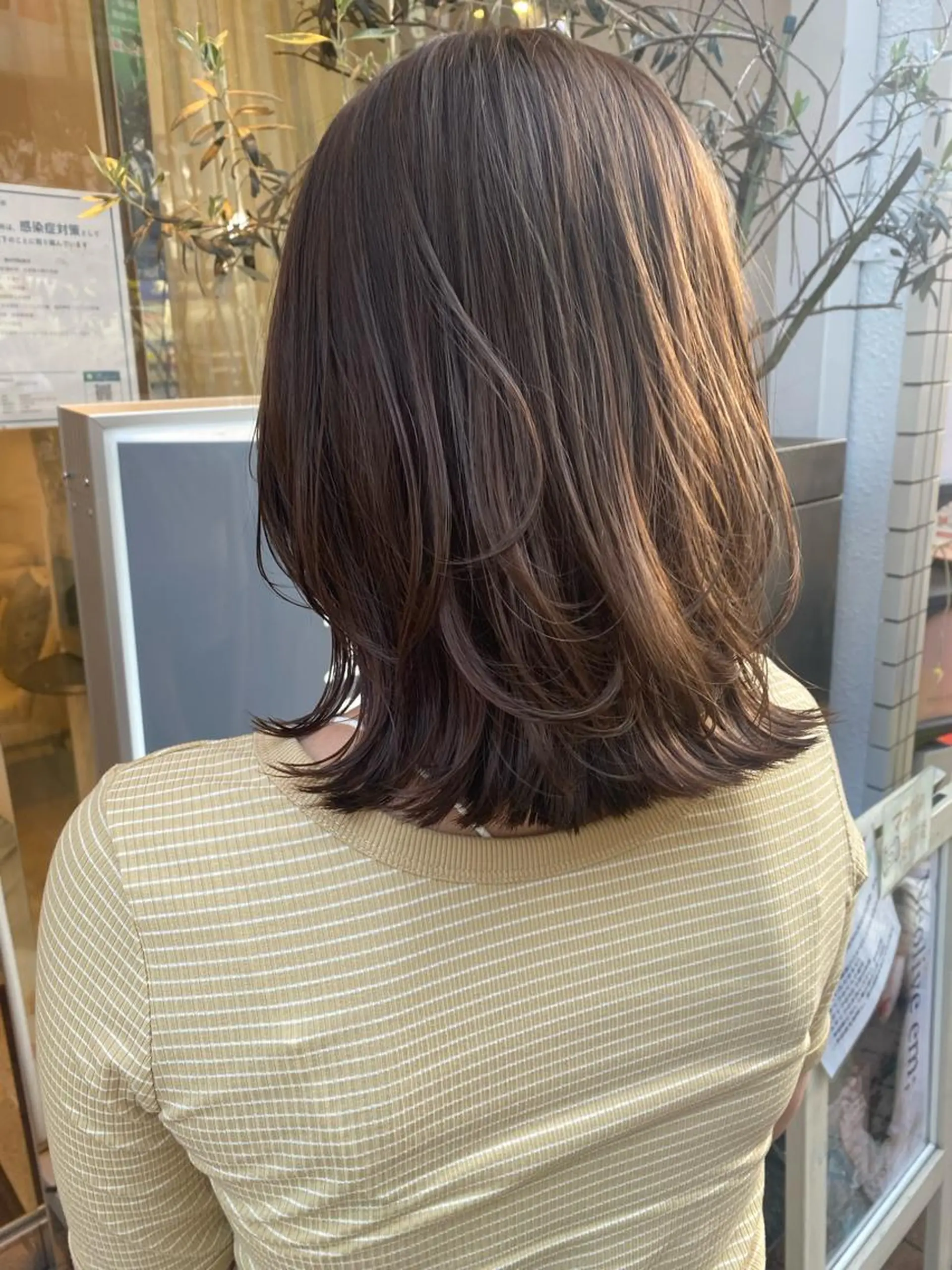 セミロング カラー ヘアカラー トリートメント 宮内 真乃のヘアスタイル