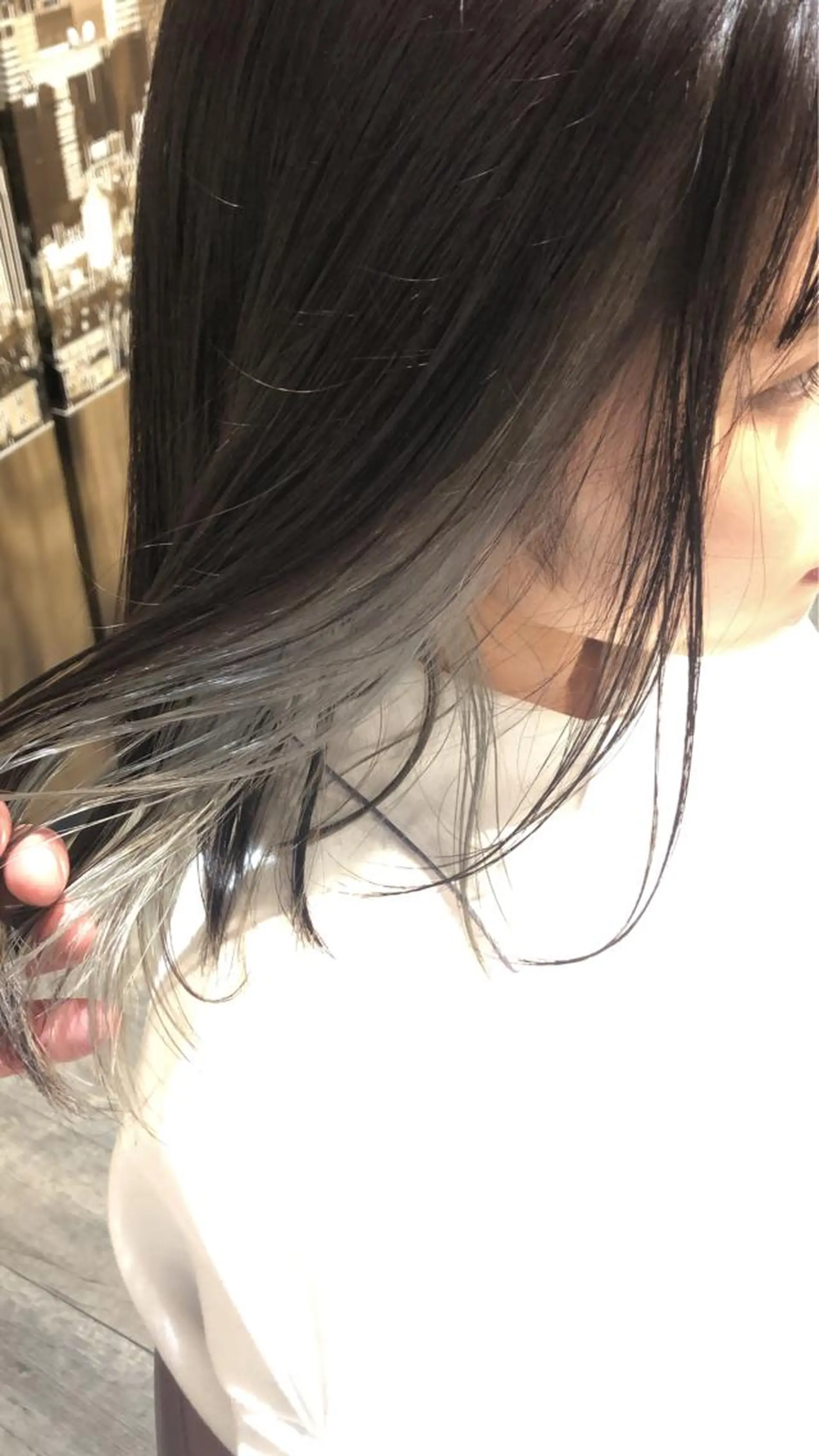 セミロング カラー ブリーチ イルミナカラー シルバー メンズヘア特化 崎田 成人のヘアスタイル