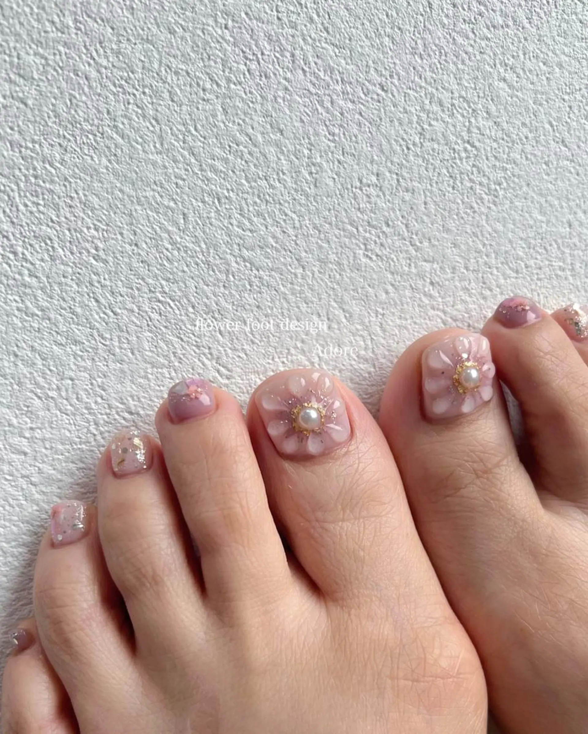 ネイル フットネイル ジェルネイル ニュアンスネイル ワンカラーネイル フットネイル Nail Adore.のネイルデザイン